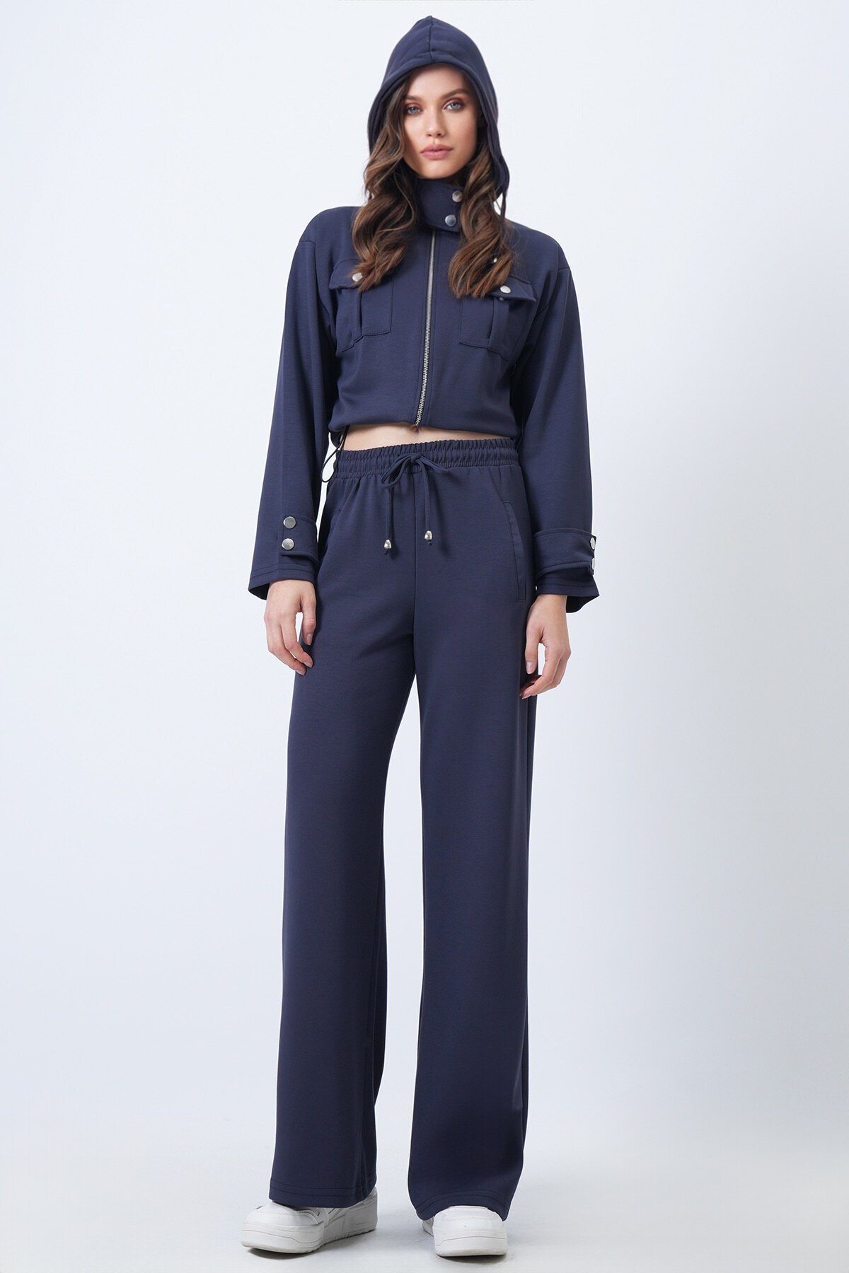 Kapüşonlu Çift Cepli Ceket ve Beli Lastikli Pantolon Takım