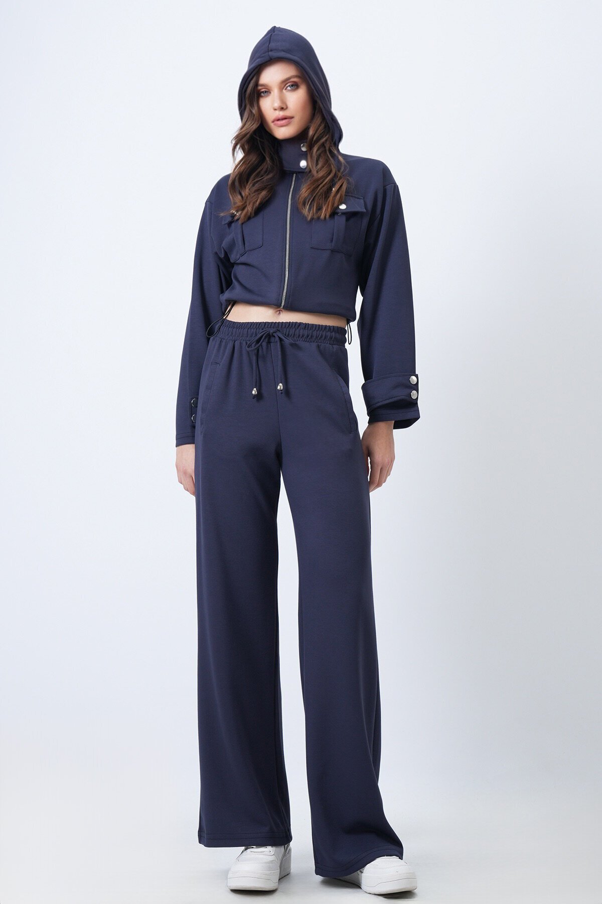 Kapüşonlu Çift Cepli Ceket ve Beli Lastikli Pantolon Takım