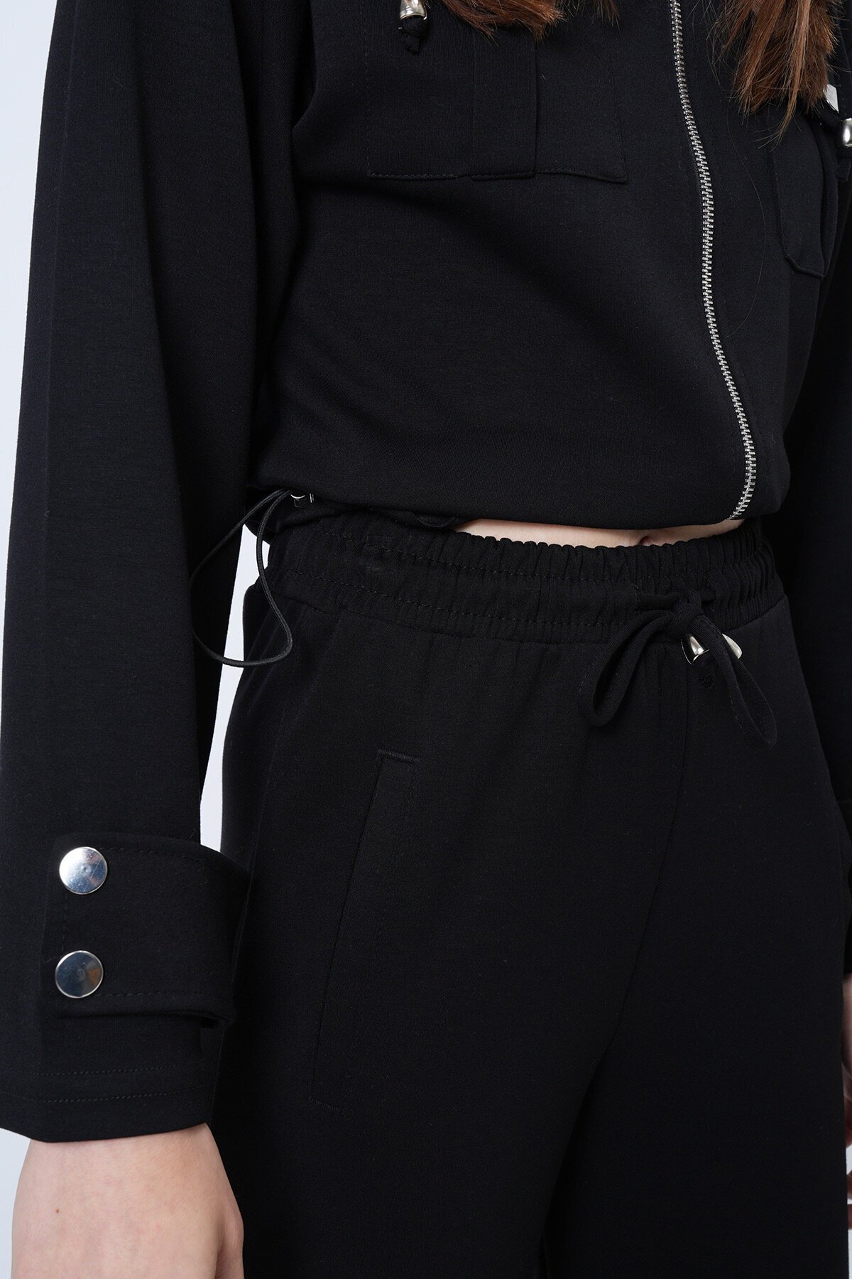 Kapüşonlu Çift Cepli Ceket ve Beli Lastikli Pantolon Takım