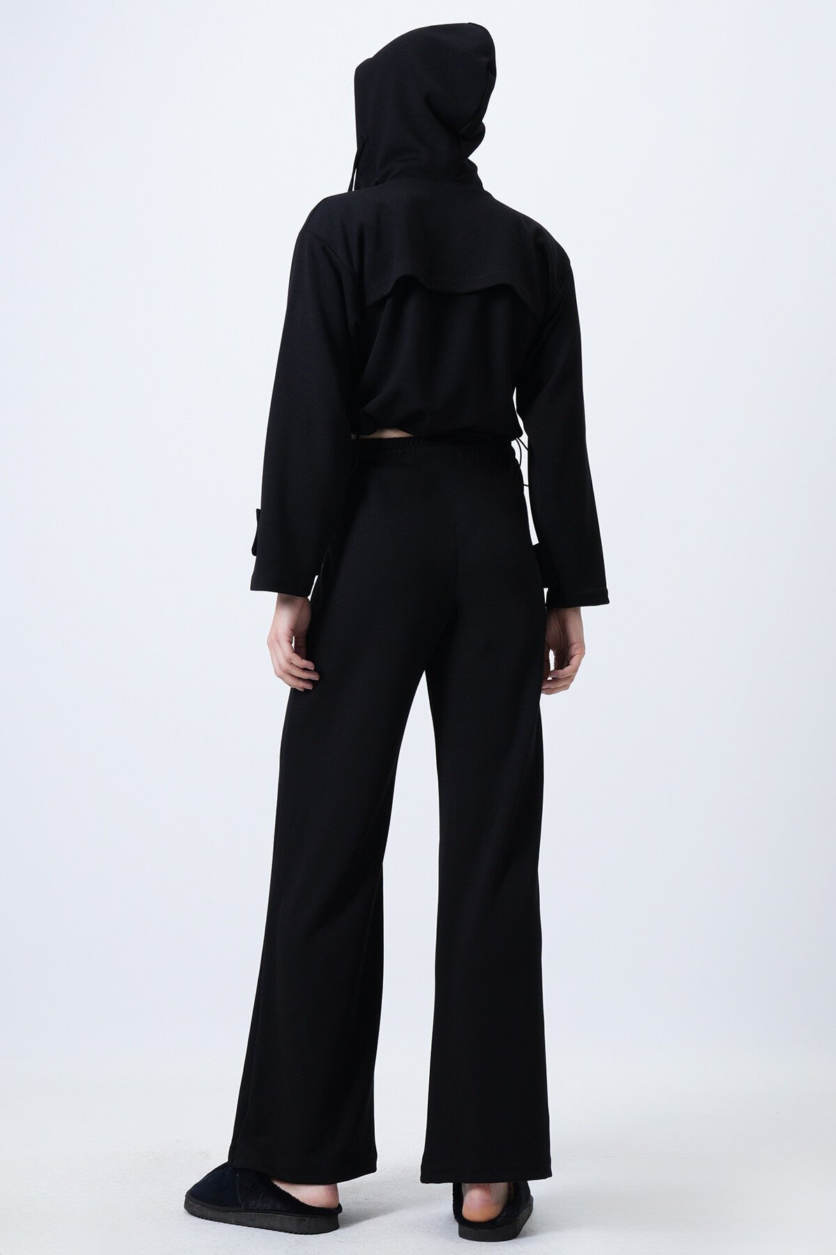 Kapüşonlu Çift Cepli Ceket ve Beli Lastikli Pantolon Takım