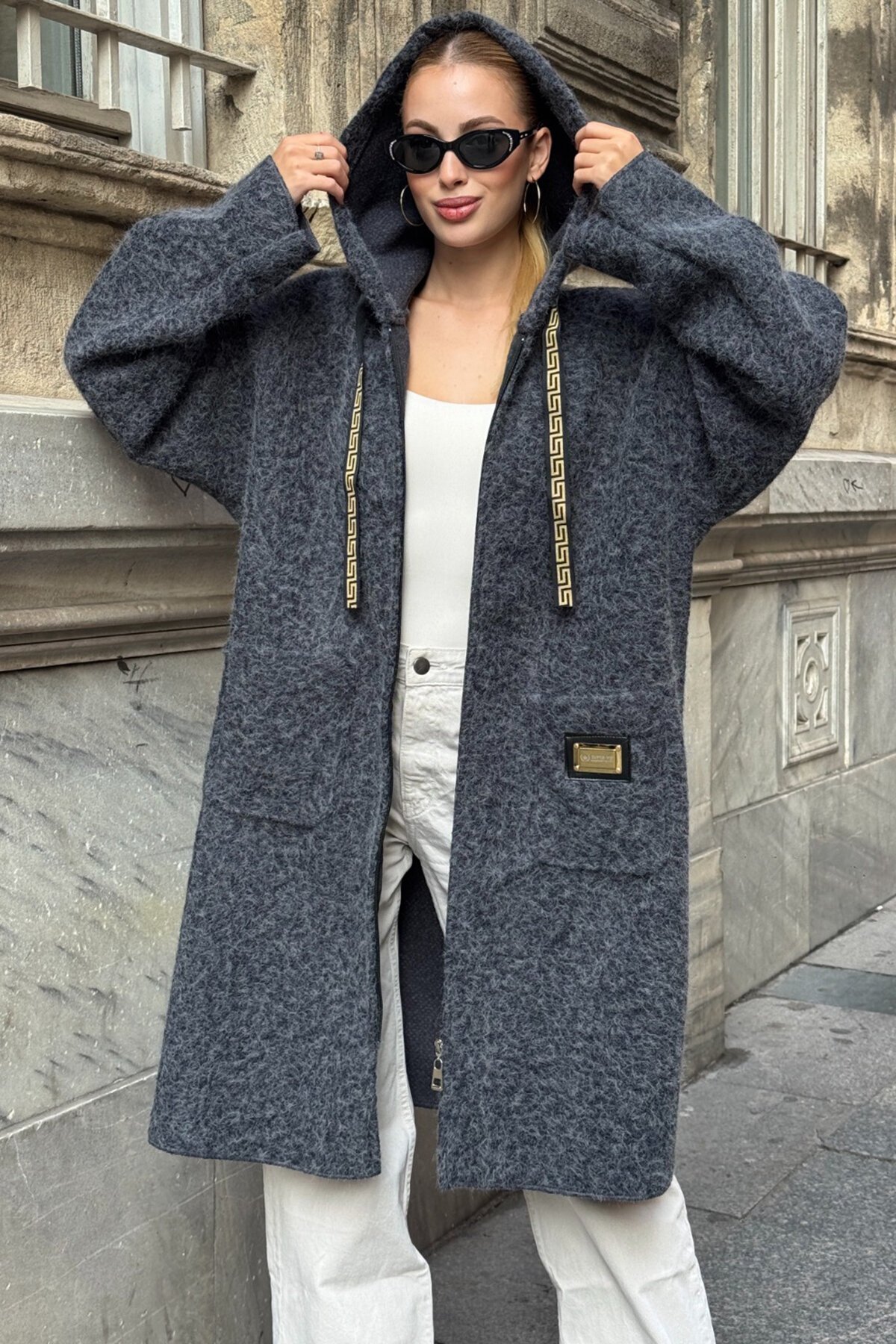 Kapüşonlu Uzun Peluş Mont