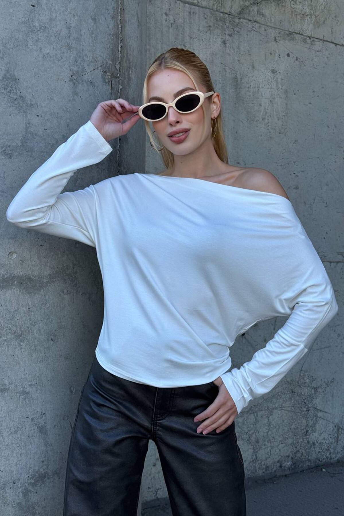 Kayık Yaka Uzun Kollu Basic Bluz