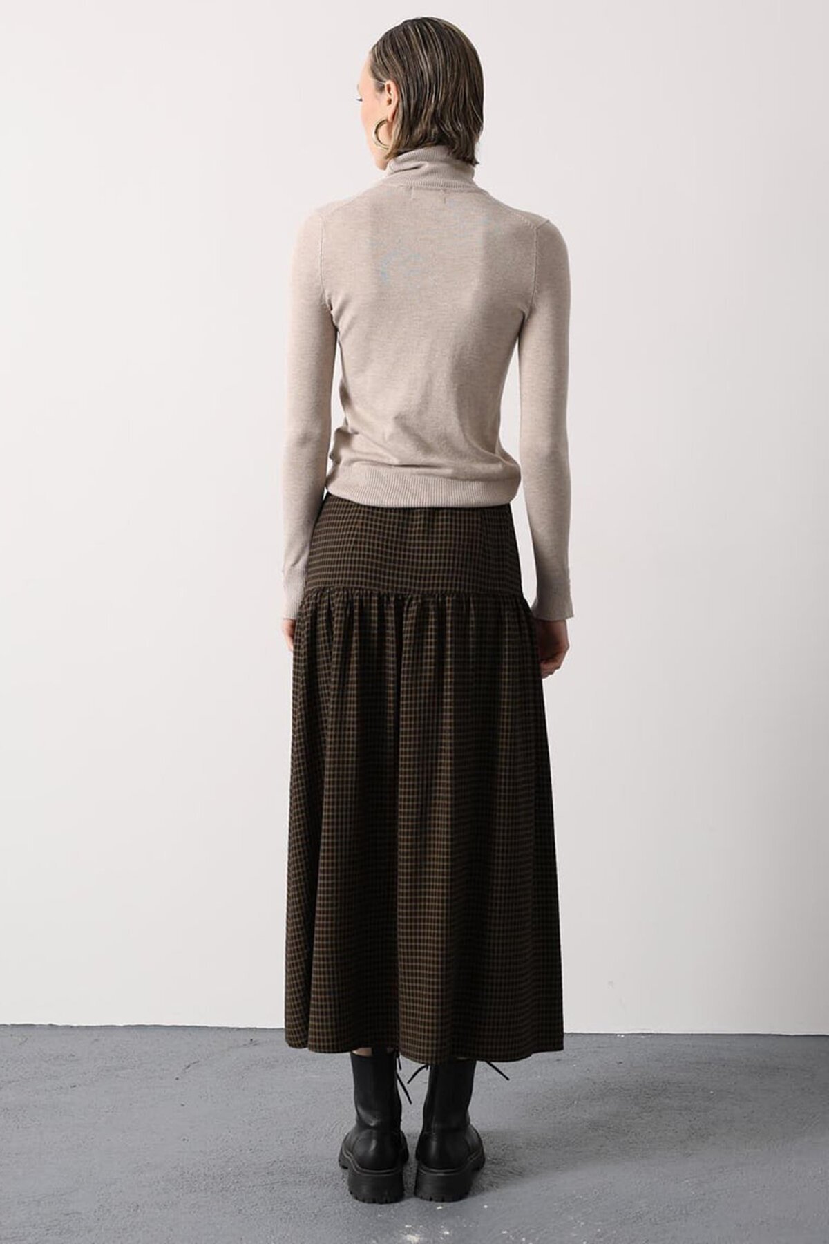 Kemerli Ekoseli Pileli Midi Boy Etek