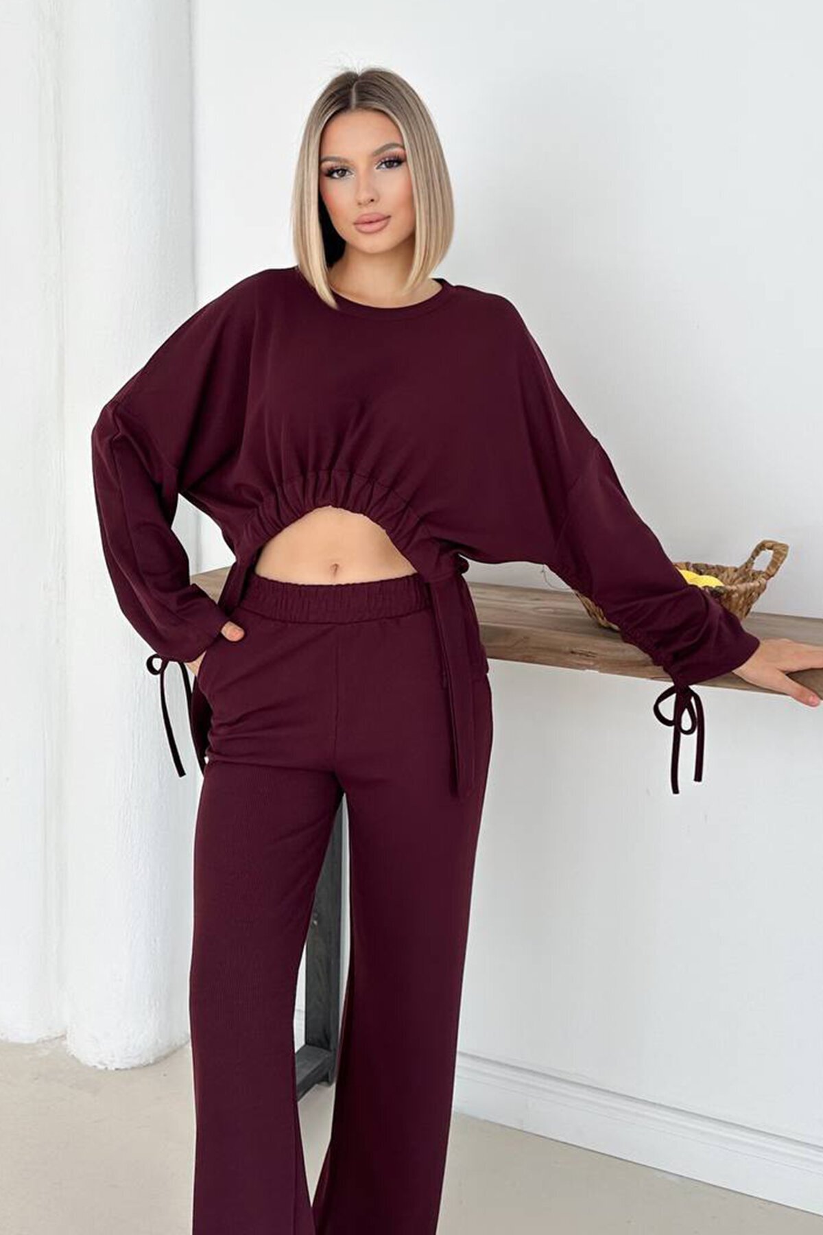 Kol Ve Beli Büzgü Detaylı Bluz Ve Geniş Paça Pantolon Takım