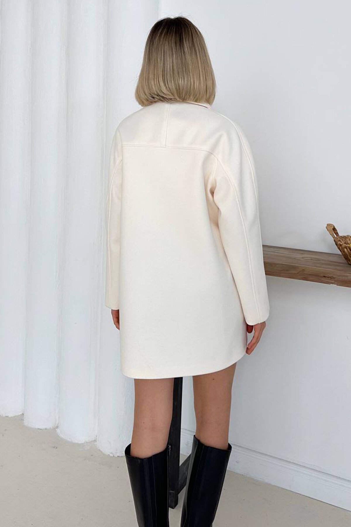 Kruvaze Düğmeli Kısa Kaban