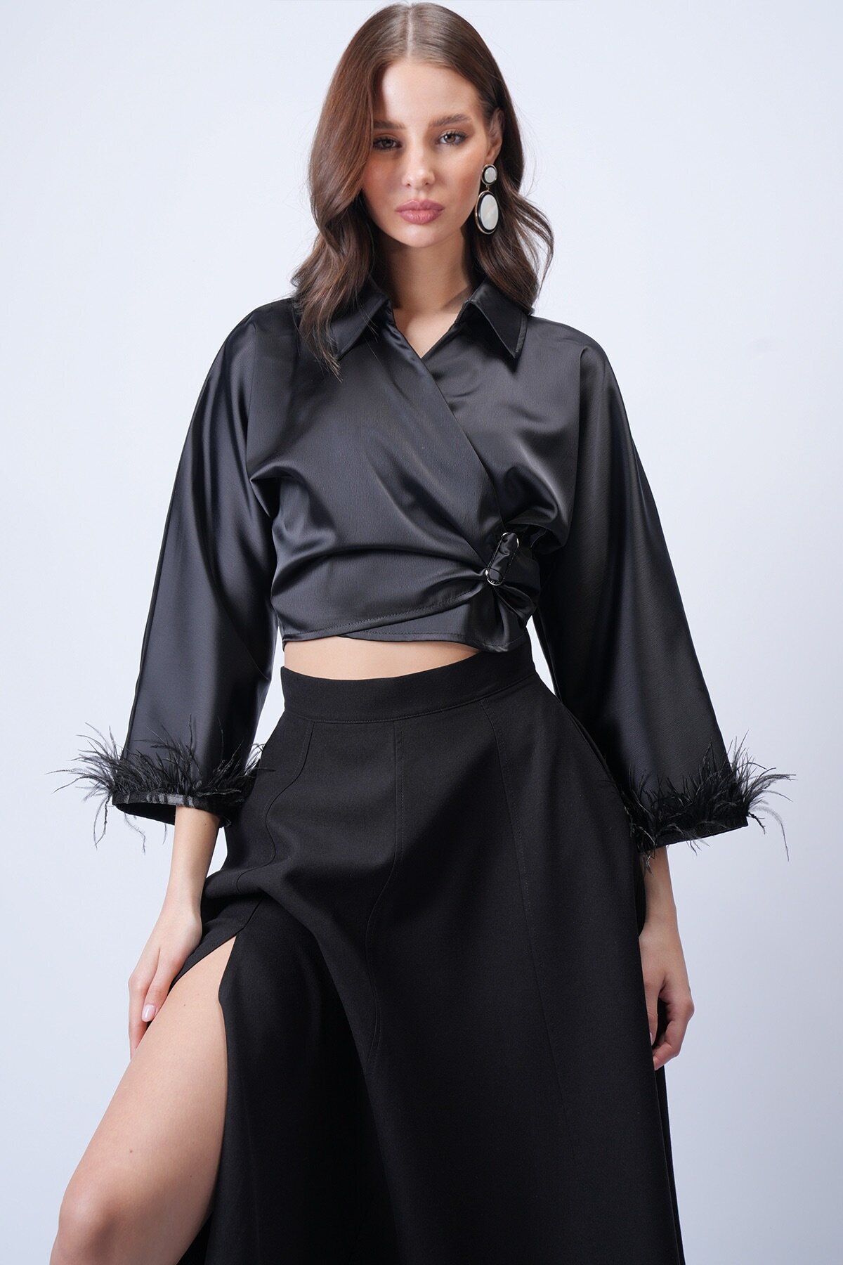 Siyah Kruvaze Püsküllü Bluz