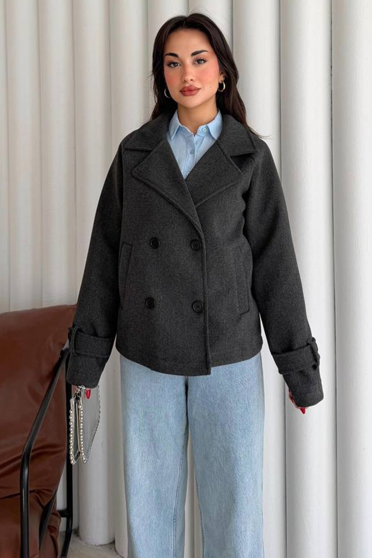 Kruvaze Yaka Çift Cepli Düğmeli Kaban