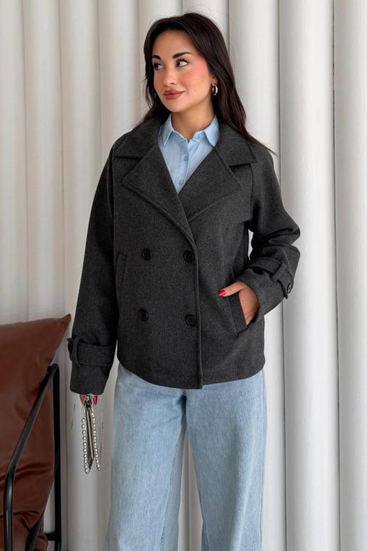 Kruvaze Yaka Çift Cepli Düğmeli Kaban