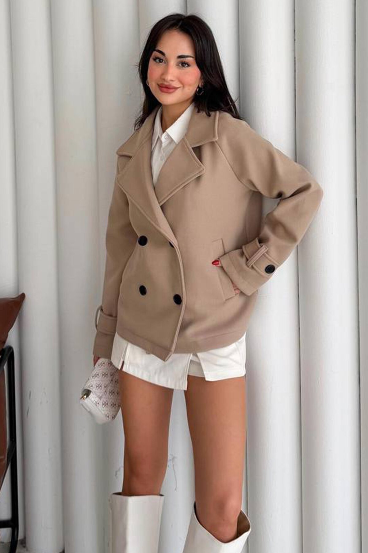 Kruvaze Yaka Çift Cepli Düğmeli Kaban