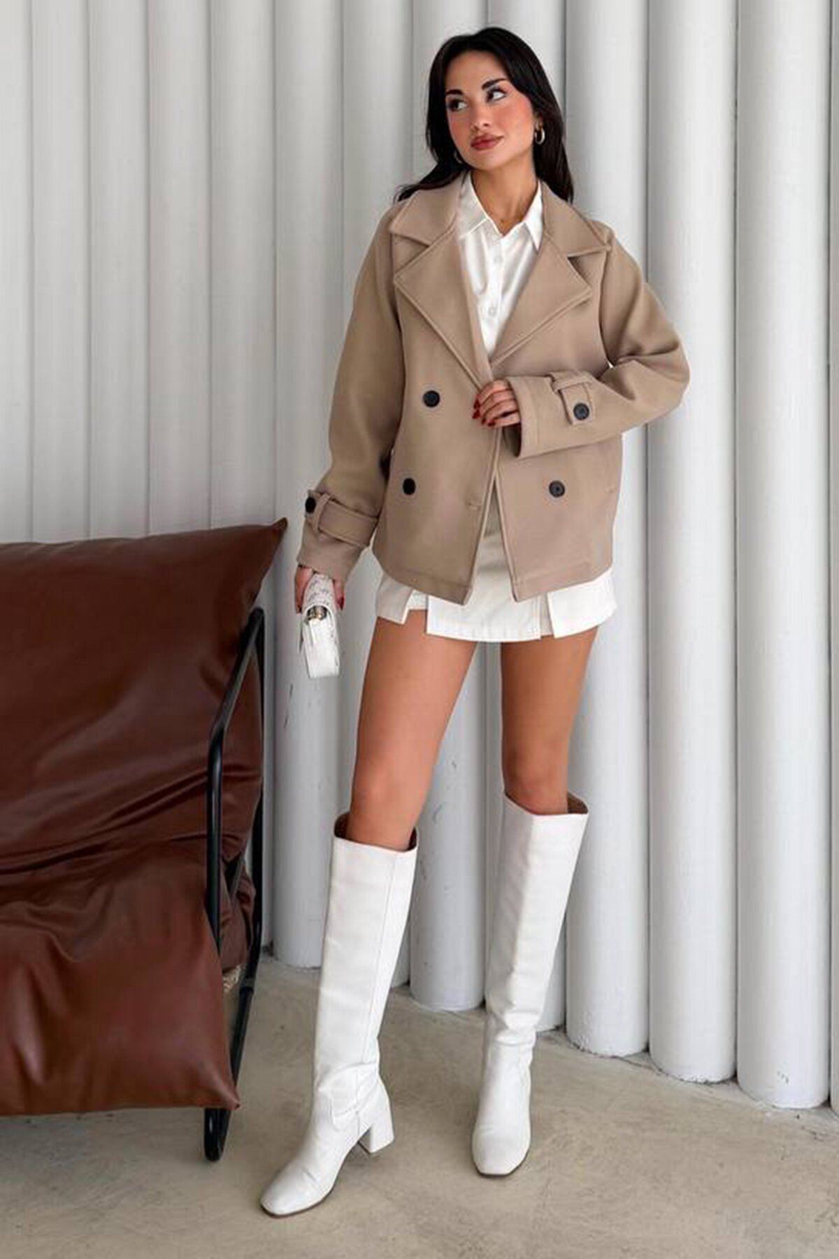 Kruvaze Yaka Çift Cepli Düğmeli Kaban