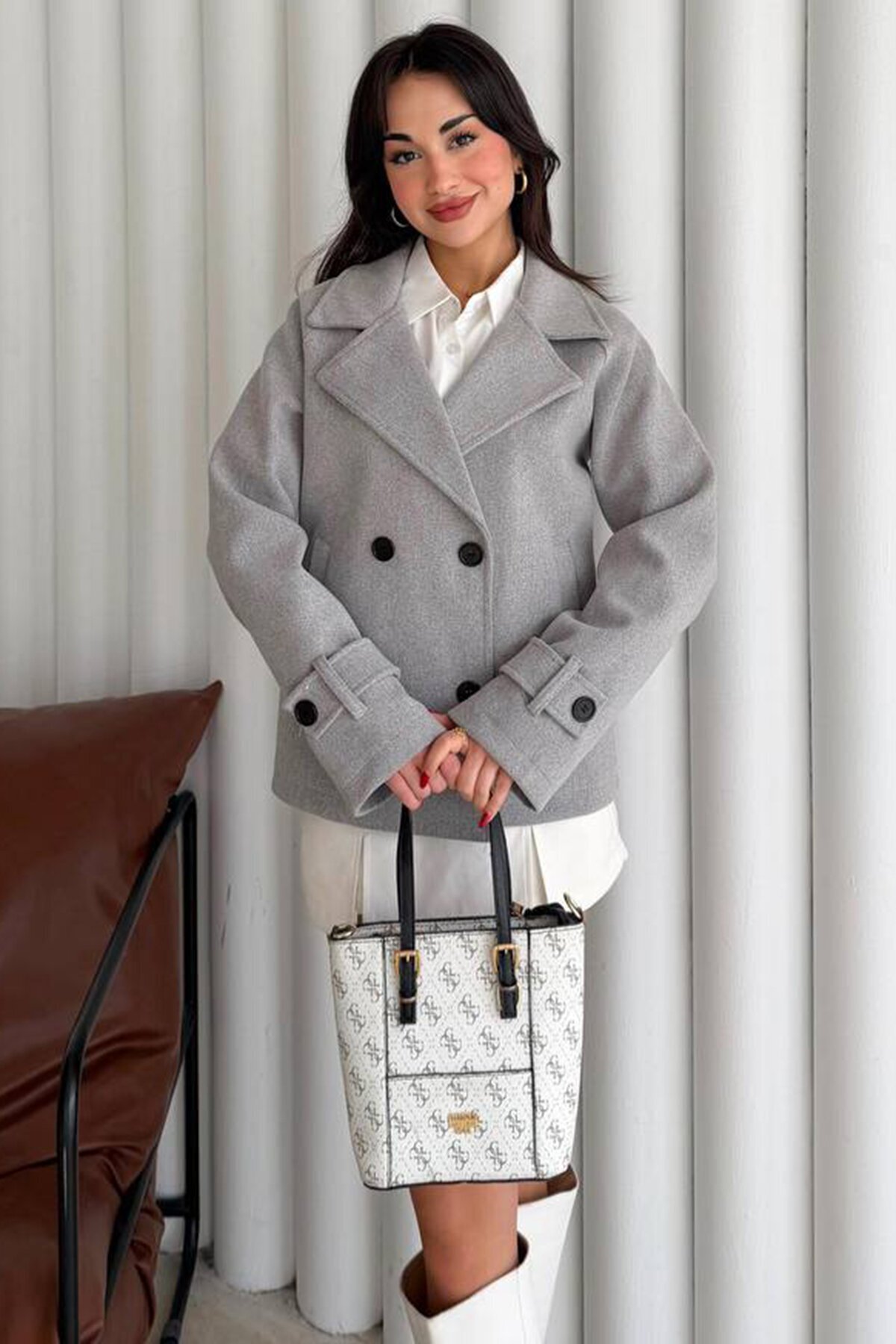 Kruvaze Yaka Çift Cepli Düğmeli Kaban