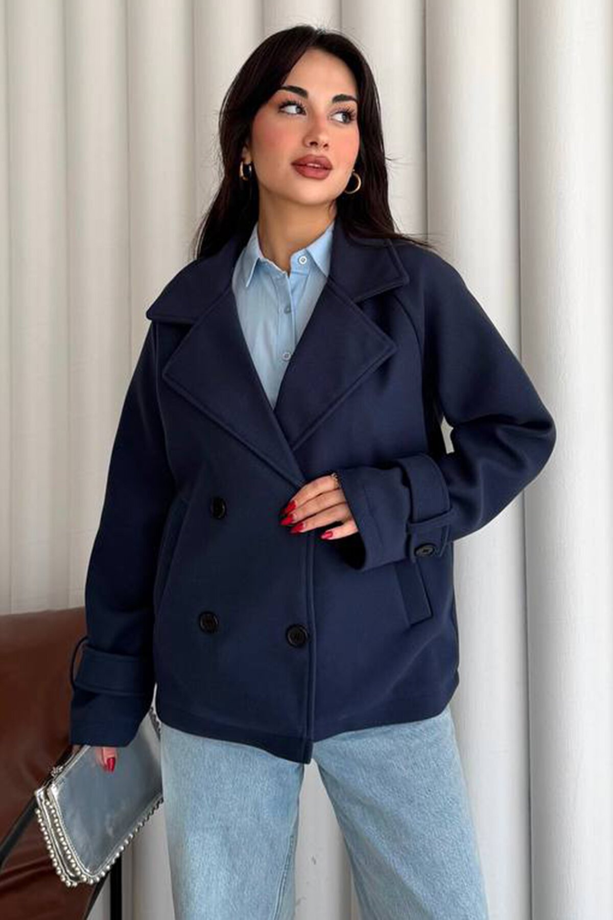 Kruvaze Yaka Çift Cepli Düğmeli Kaban