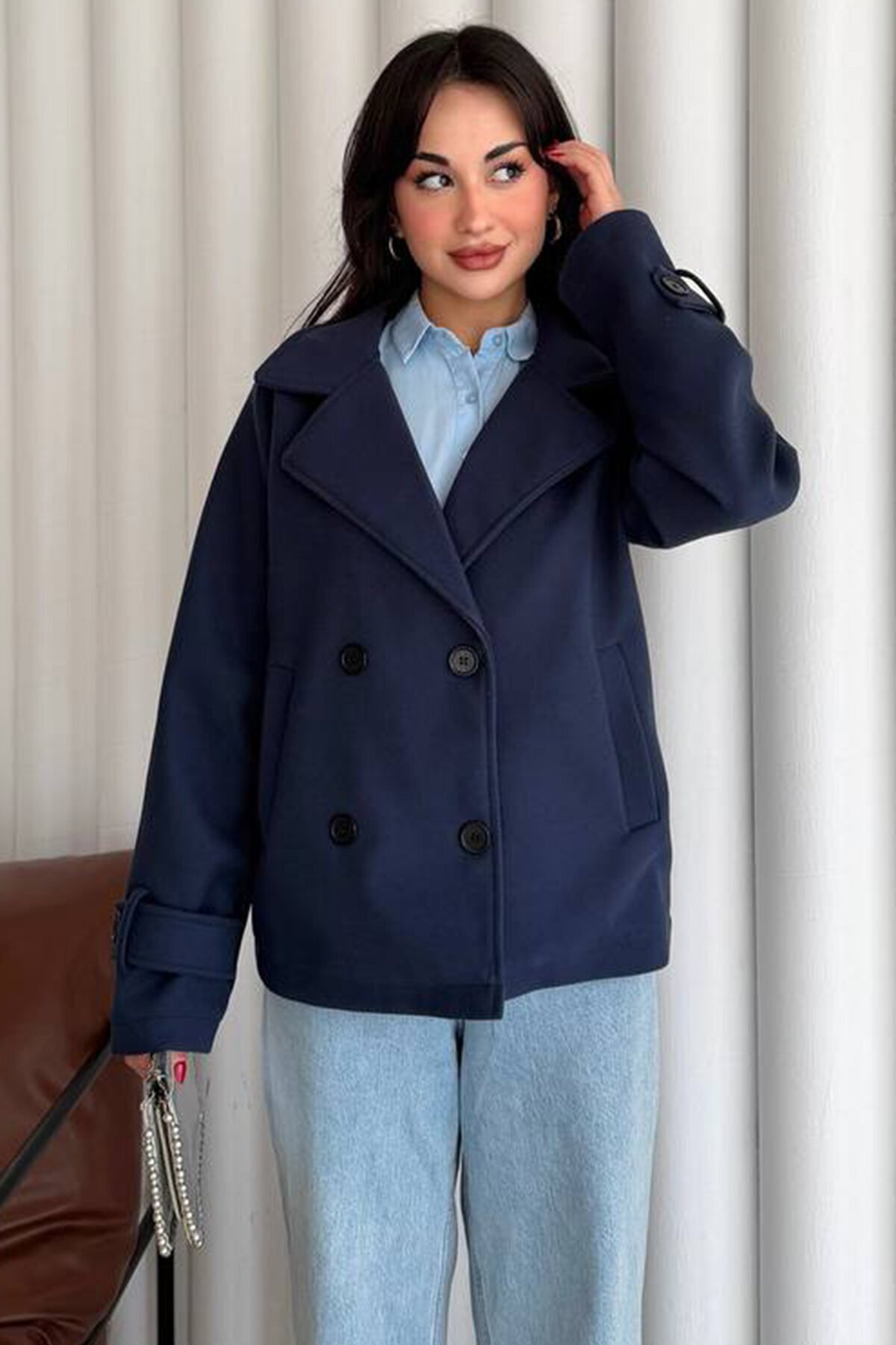 Kruvaze Yaka Çift Cepli Düğmeli Kaban