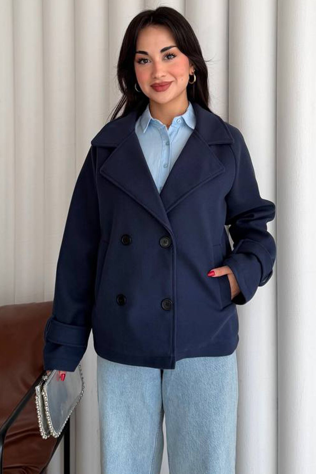 Kruvaze Yaka Çift Cepli Düğmeli Kaban