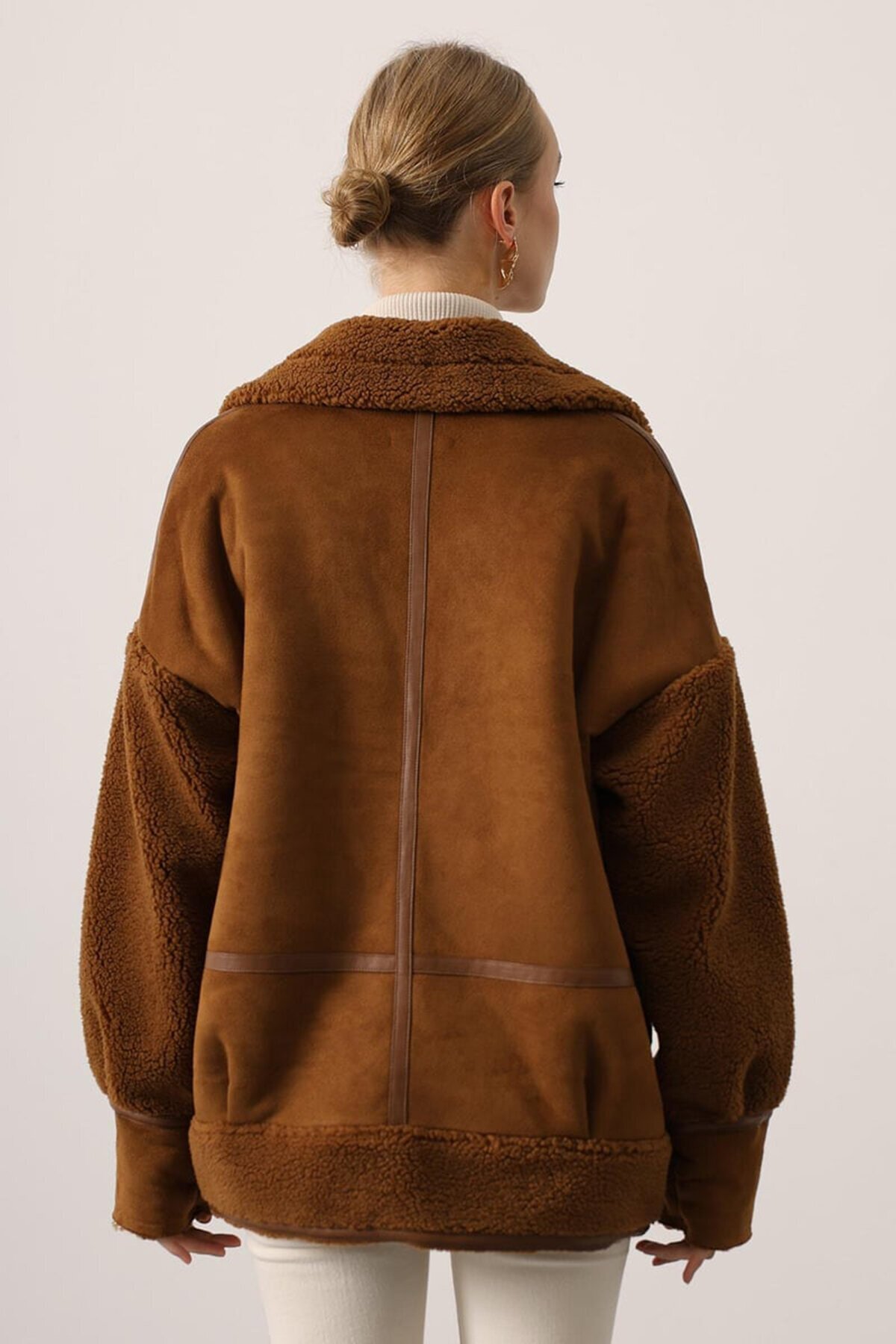 Kruvaze Yaka Femruarlı Çift Cepli Yünlü Celet