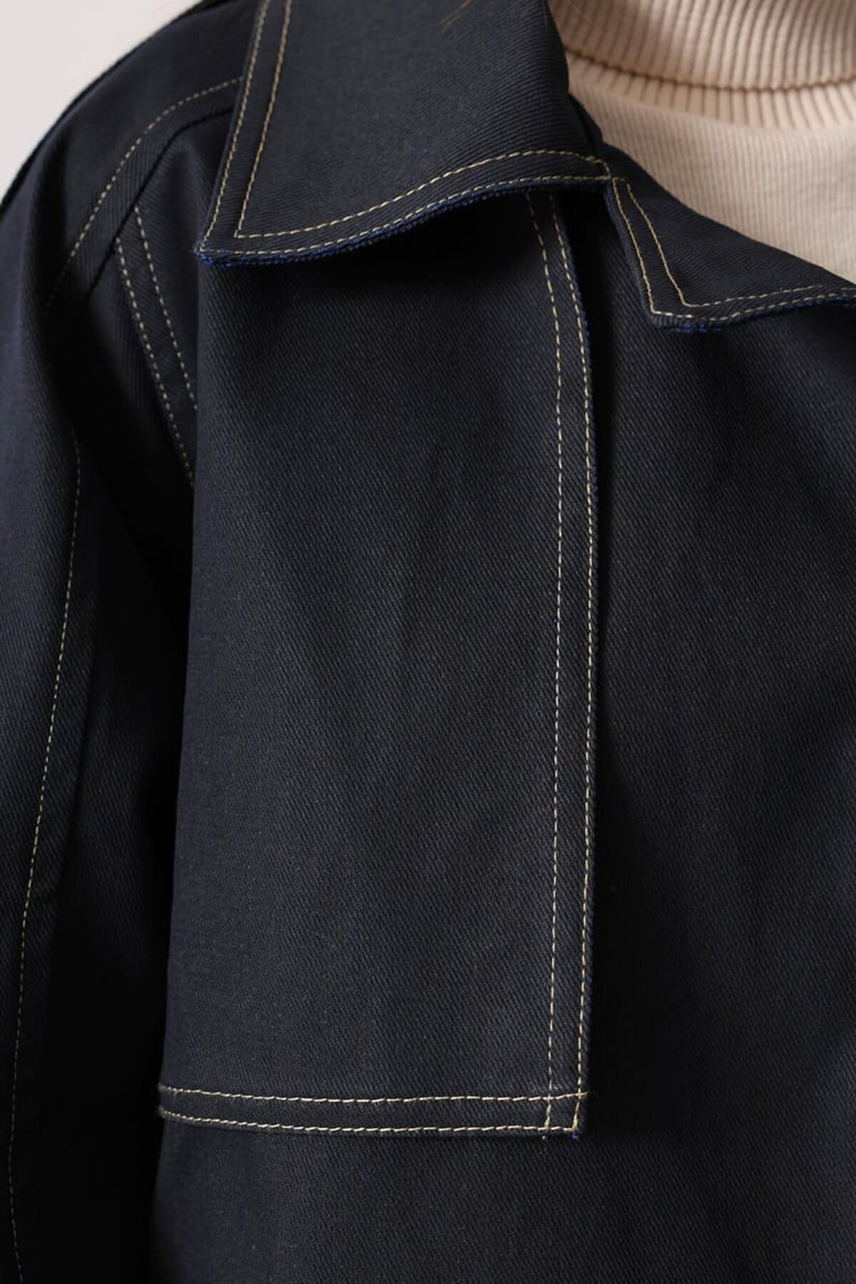 Kuşak Bağlamalı Astarlı Yıkamalı Denim Ceket