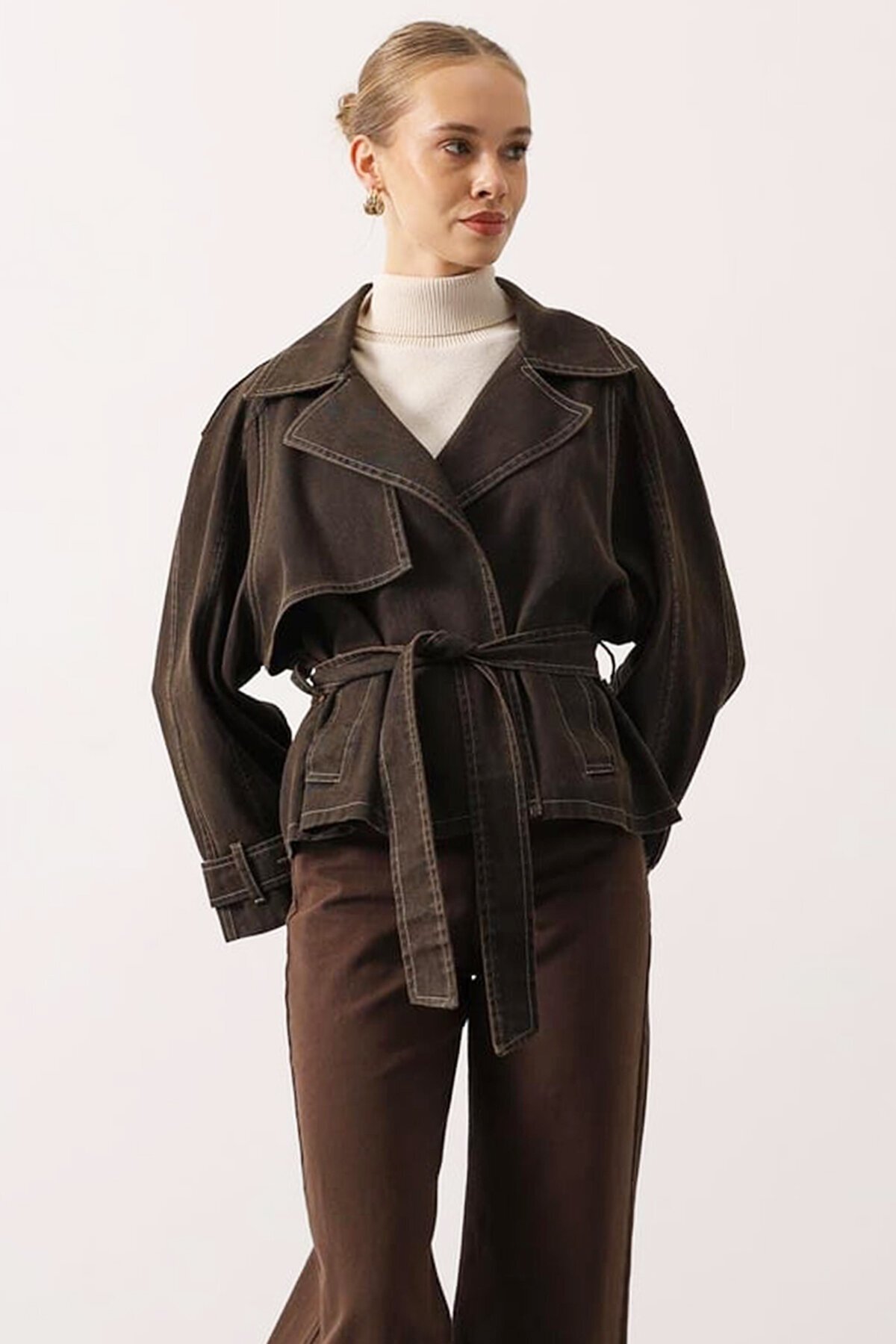 Kuşak Bağlamalı Astarlı Yıkamalı Denim Ceket