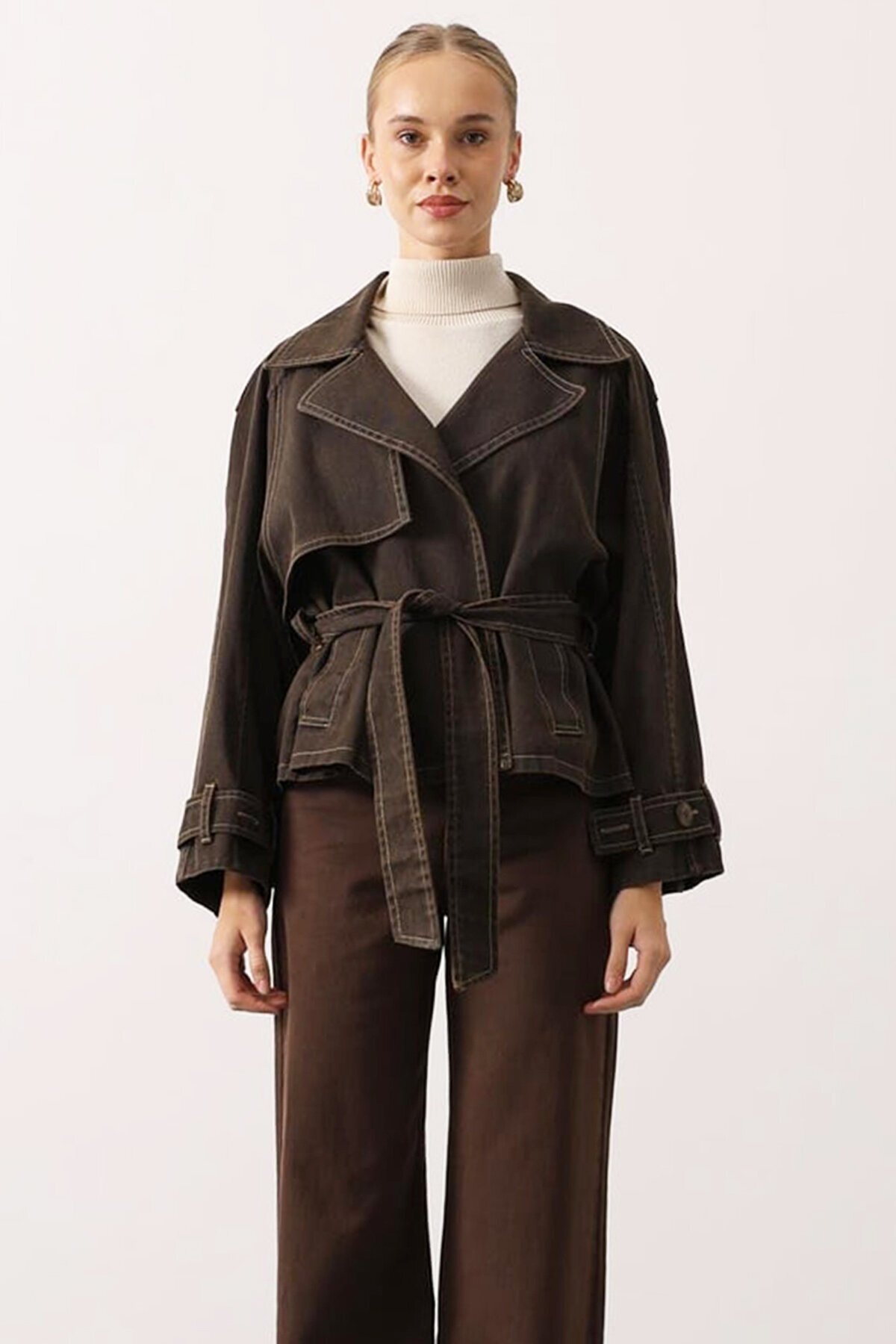 Kuşak Bağlamalı Astarlı Yıkamalı Denim Ceket