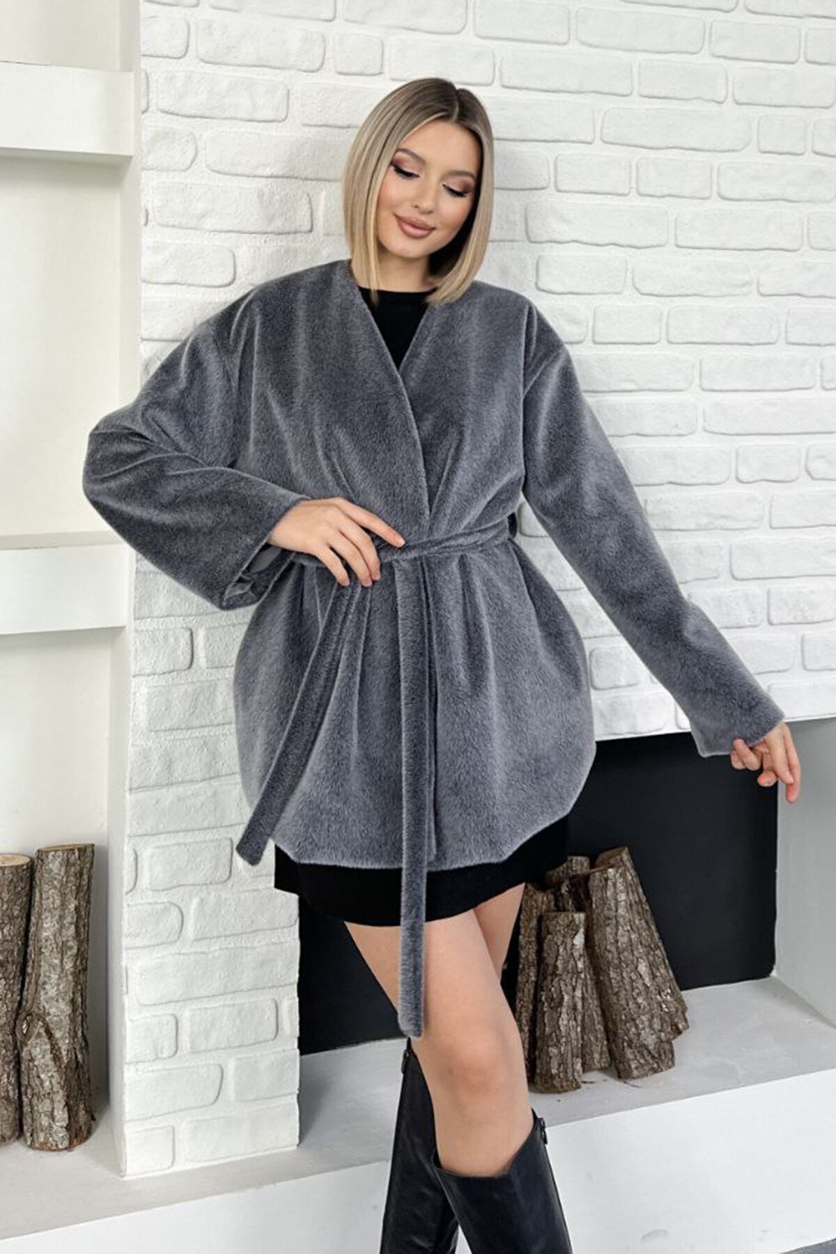 Kuşak Detaylı Peluş Kaban