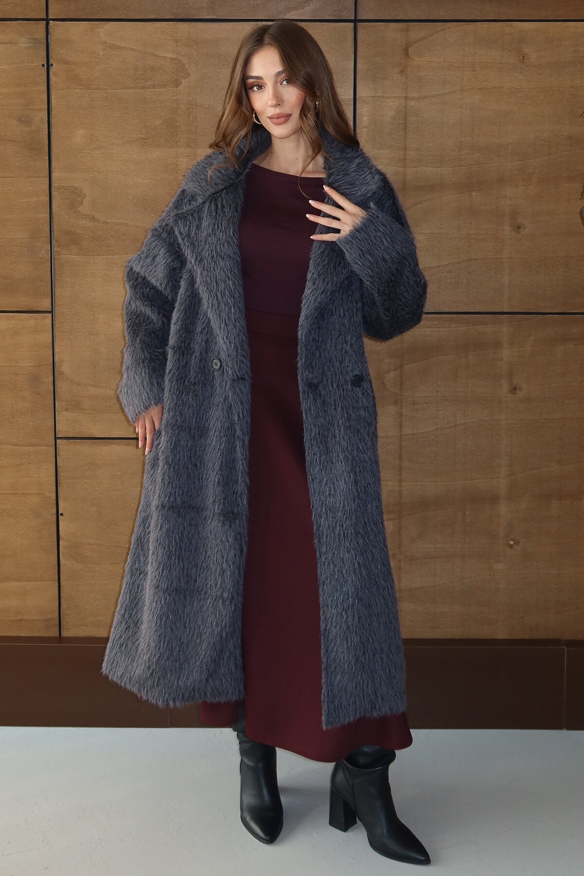 Kuşaklı Oversize Tüylü Şal Yaka Peluş Dokulu Uzun Kaban