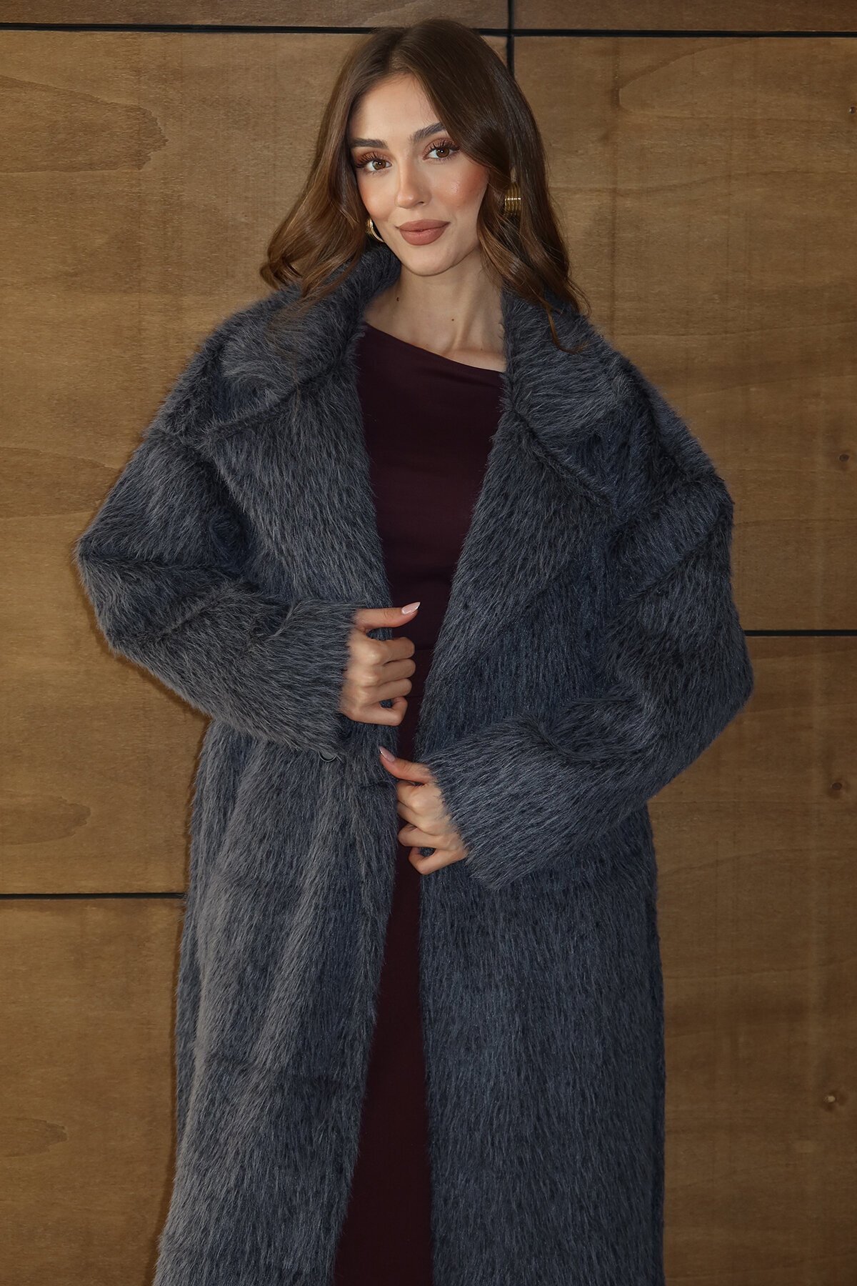 Kuşaklı Oversize Tüylü Şal Yaka Peluş Dokulu Uzun Kaban