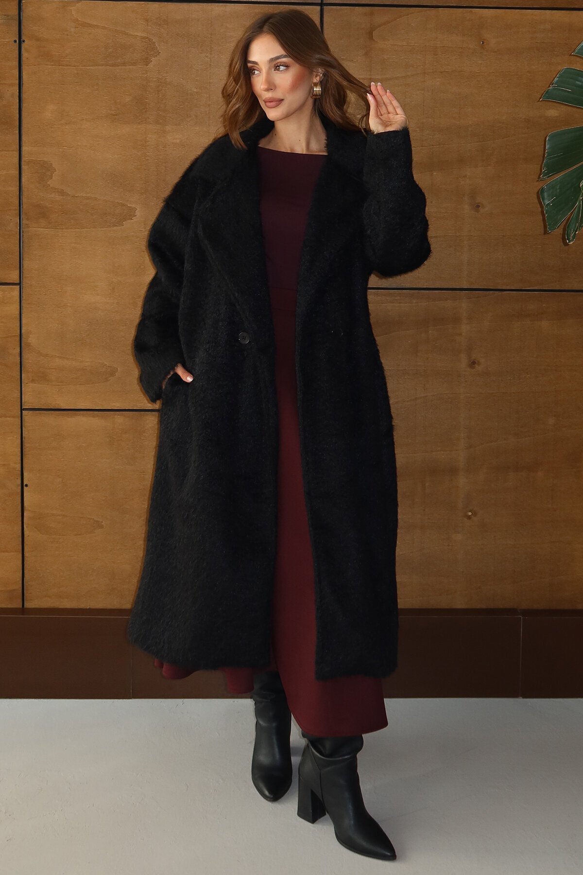 Kuşaklı Oversize Tüylü Şal Yaka Peluş Dokulu Uzun Kaban