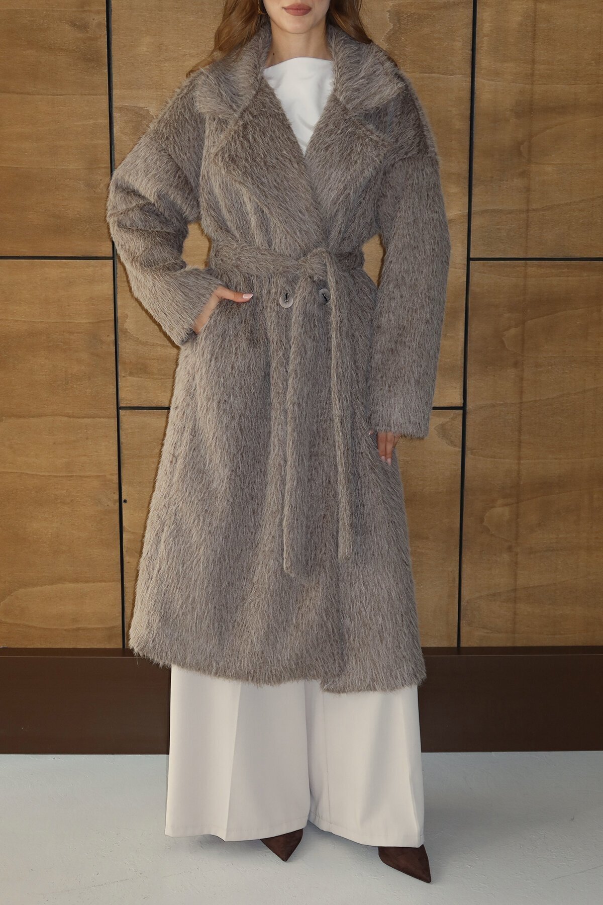 Kuşaklı Oversize Tüylü Şal Yaka Peluş Dokulu Uzun Kaban