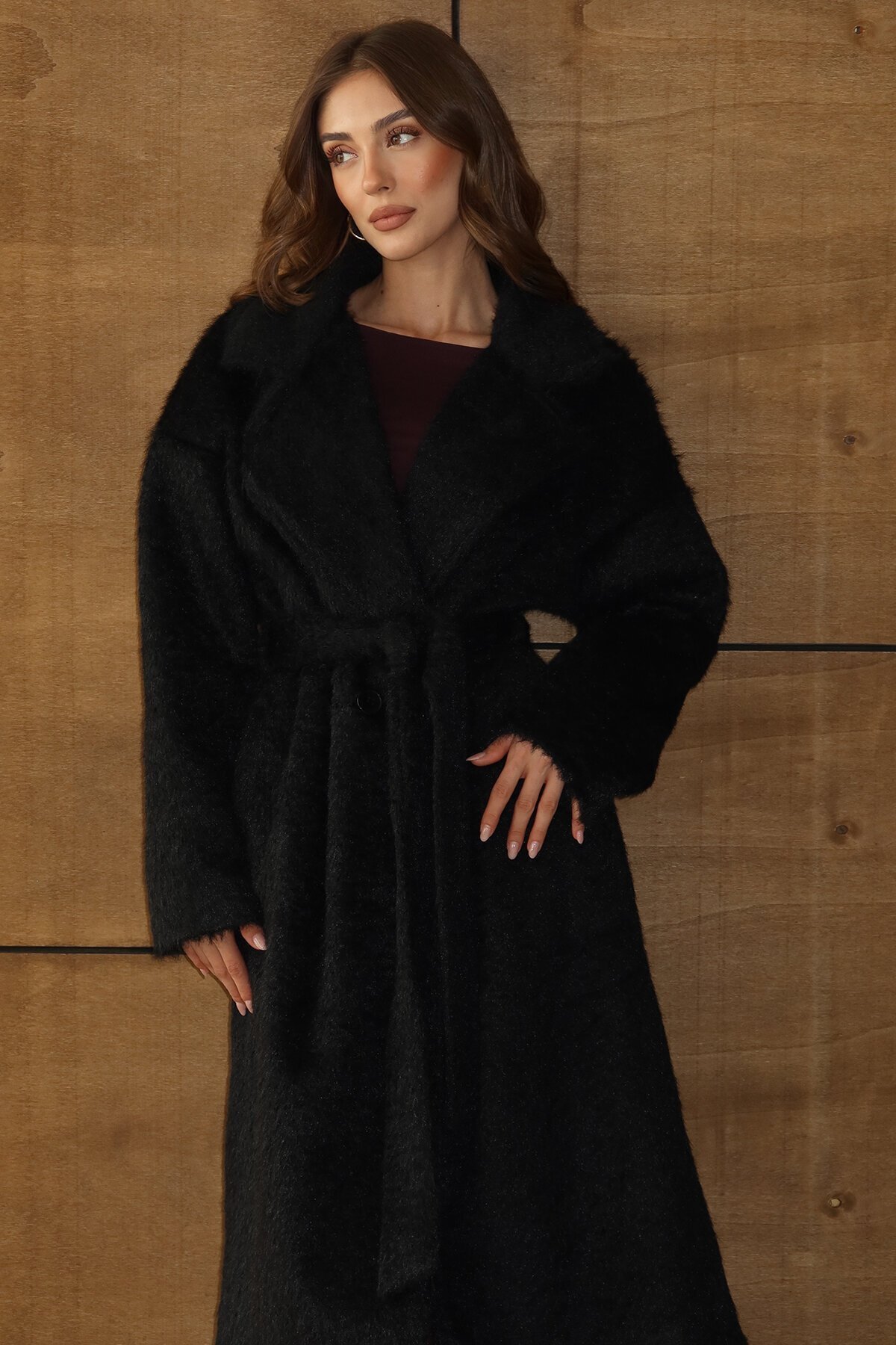 Kuşaklı Oversize Tüylü Şal Yaka Peluş Dokulu Uzun Kaban