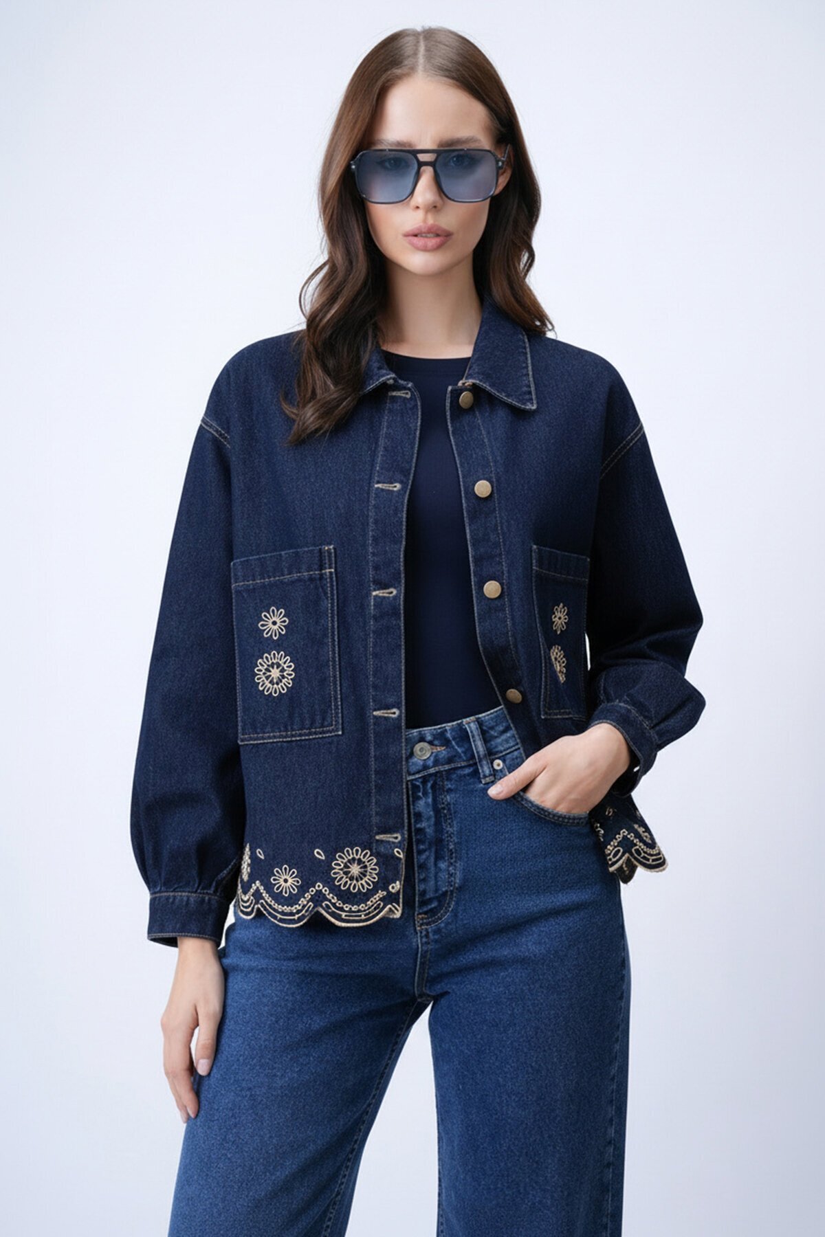 Lacivert Çift Cepli Düğme Kapamalı Etnik Nakışlı Oversize Jean Ceket