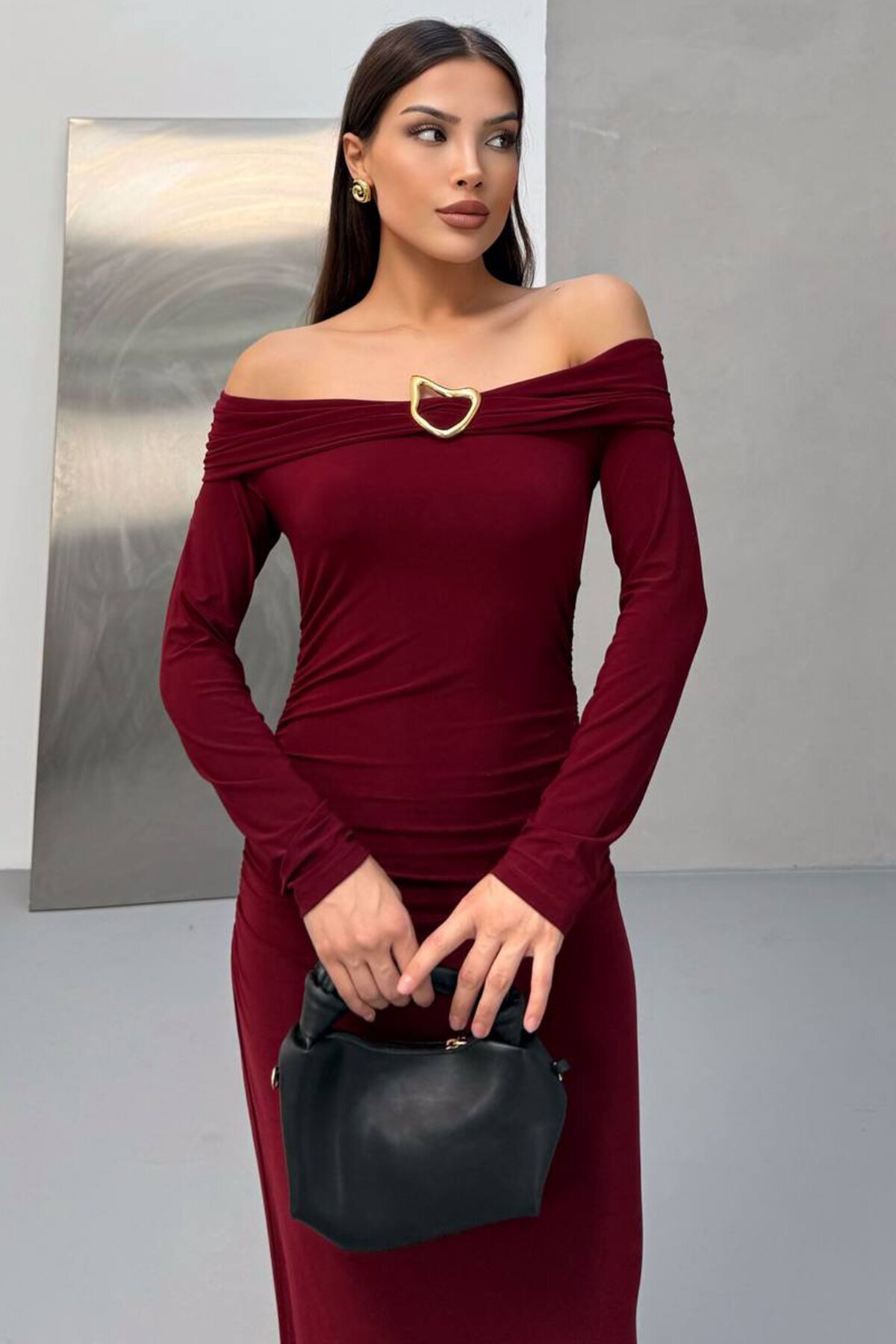 Madonna Yaka Aksesuar Detaylı Maxi Boy Elbise