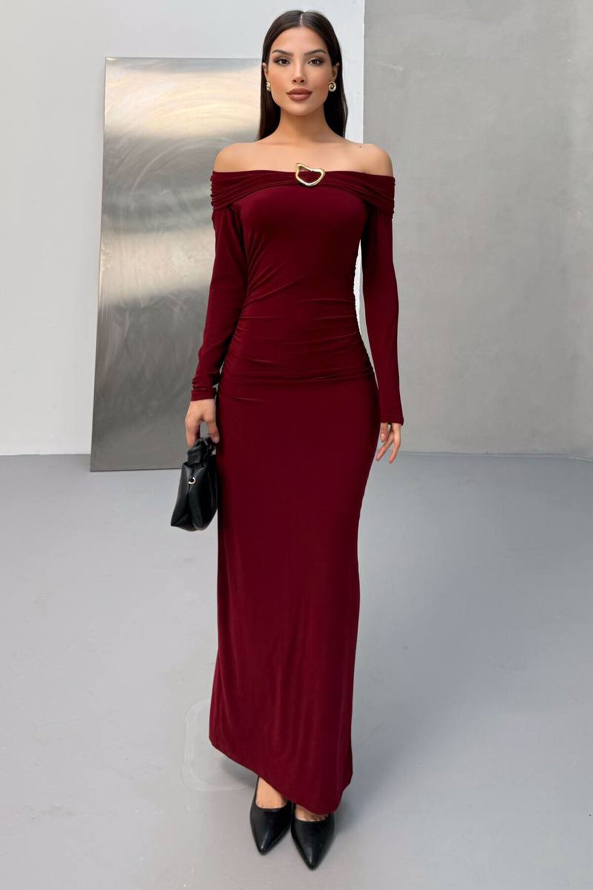 Madonna Yaka Aksesuar Detaylı Maxi Boy Elbise