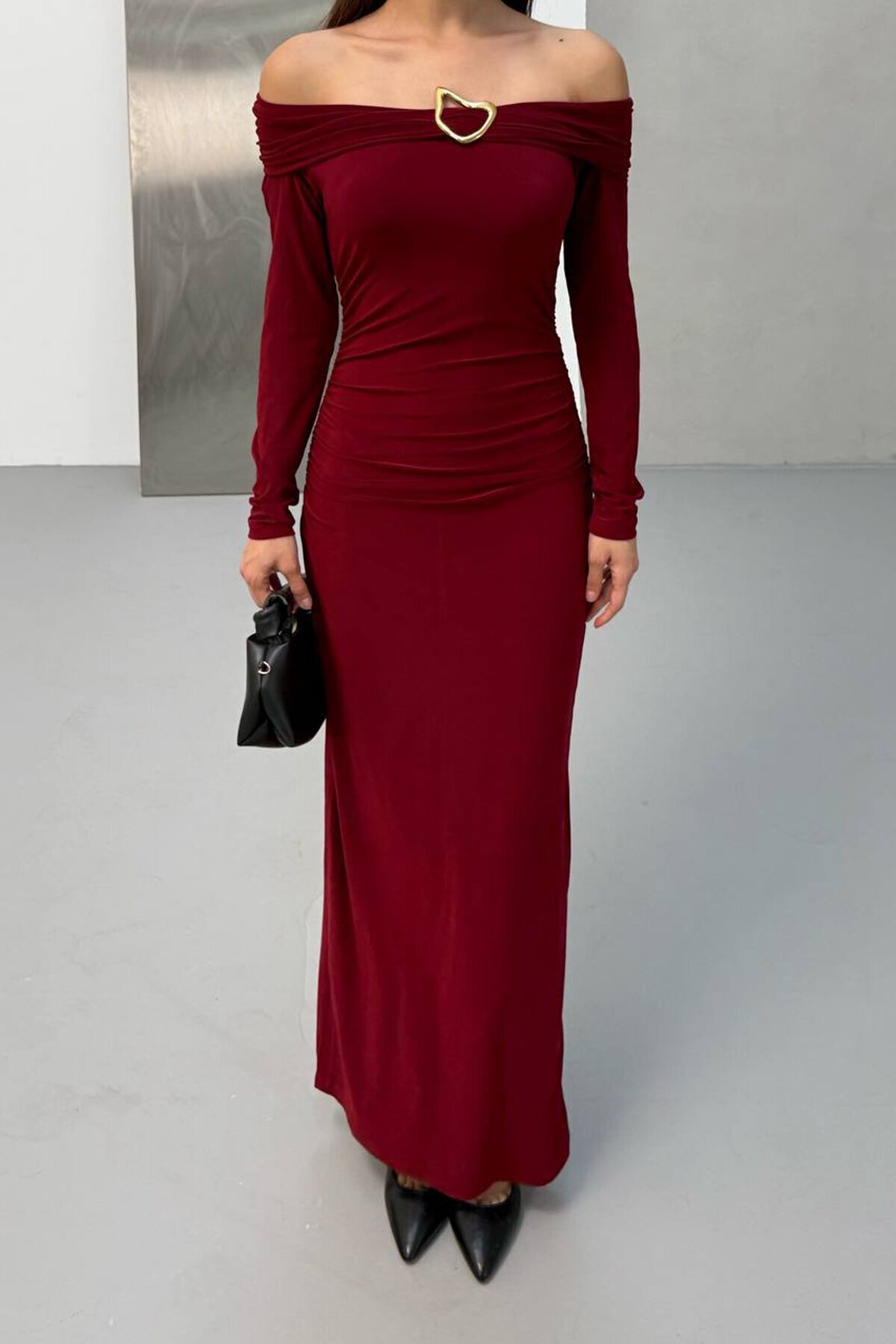 Madonna Yaka Aksesuar Detaylı Maxi Boy Elbise