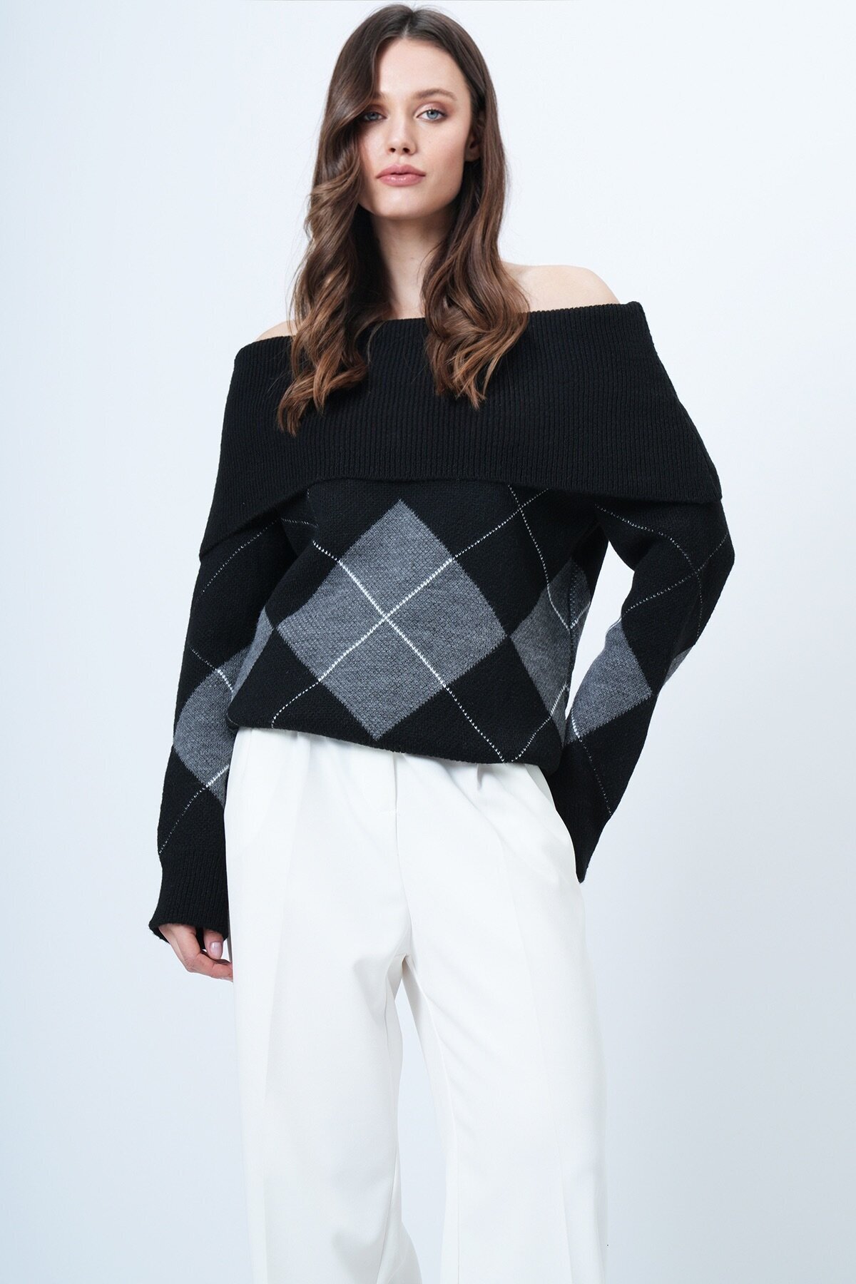 Madonna Yaka Baklava Desenli Triko Kazak