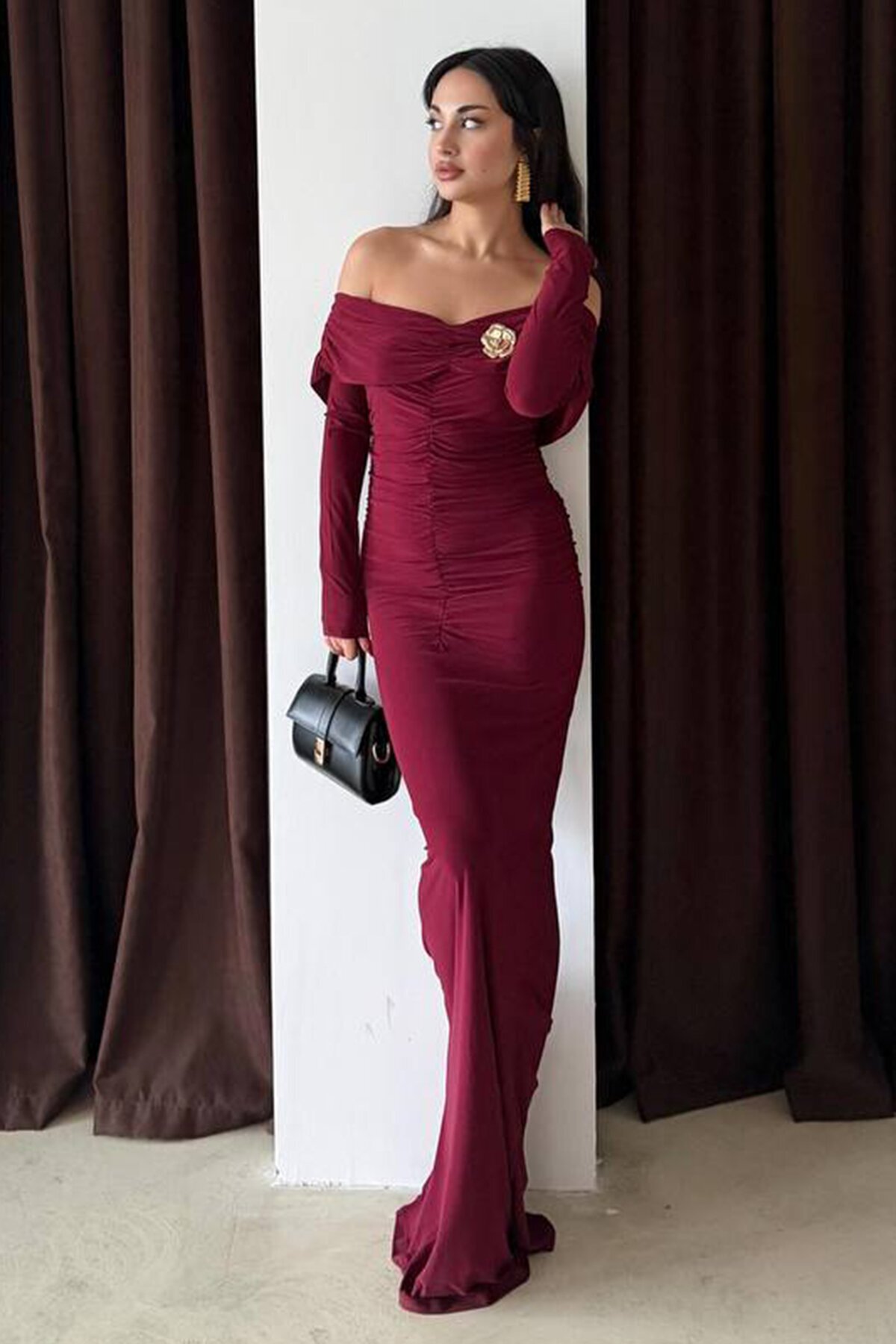 Madonna Yaka Drapeli Aksesuar Detaylı Maxi Boy Elbise