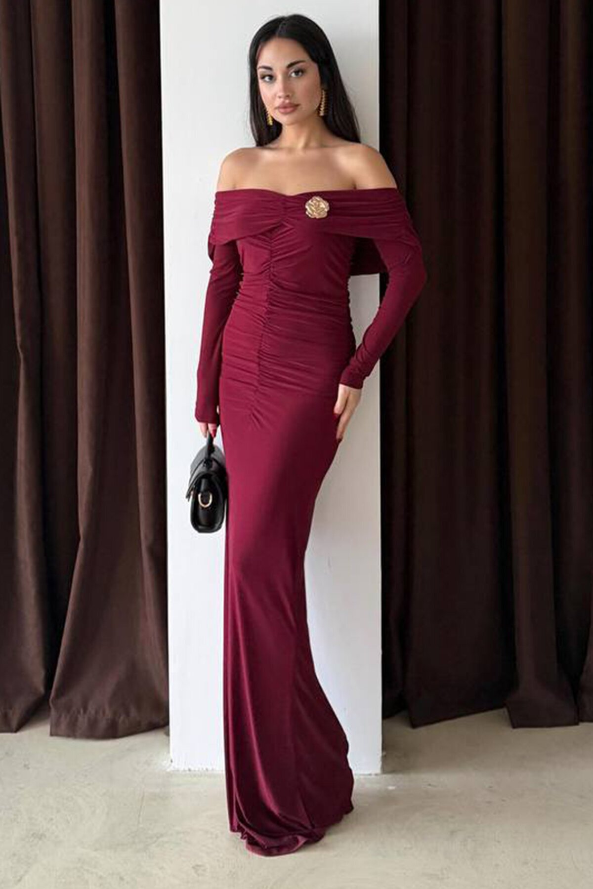 Madonna Yaka Drapeli Aksesuar Detaylı Maxi Boy Elbise