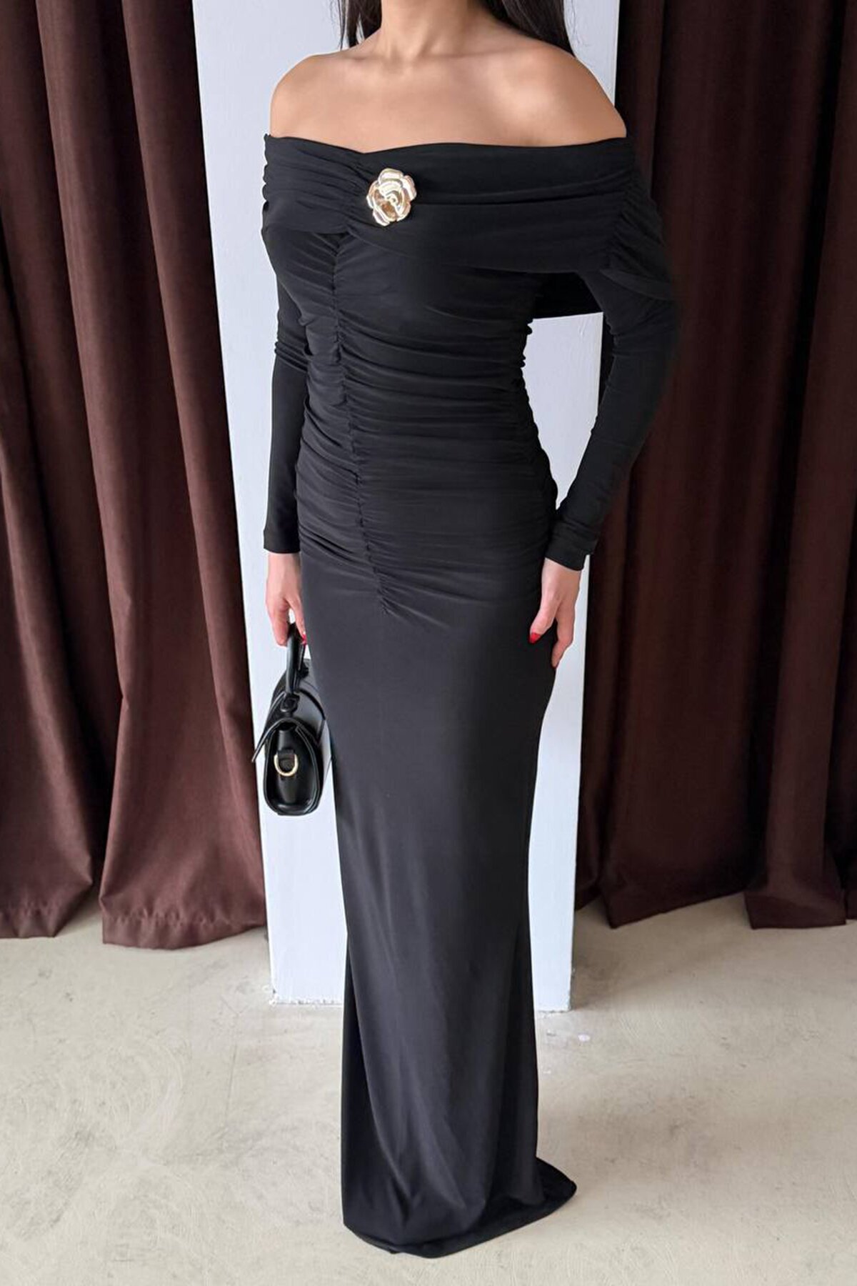 Madonna Yaka Drapeli Aksesuar Detaylı Maxi Boy Elbise