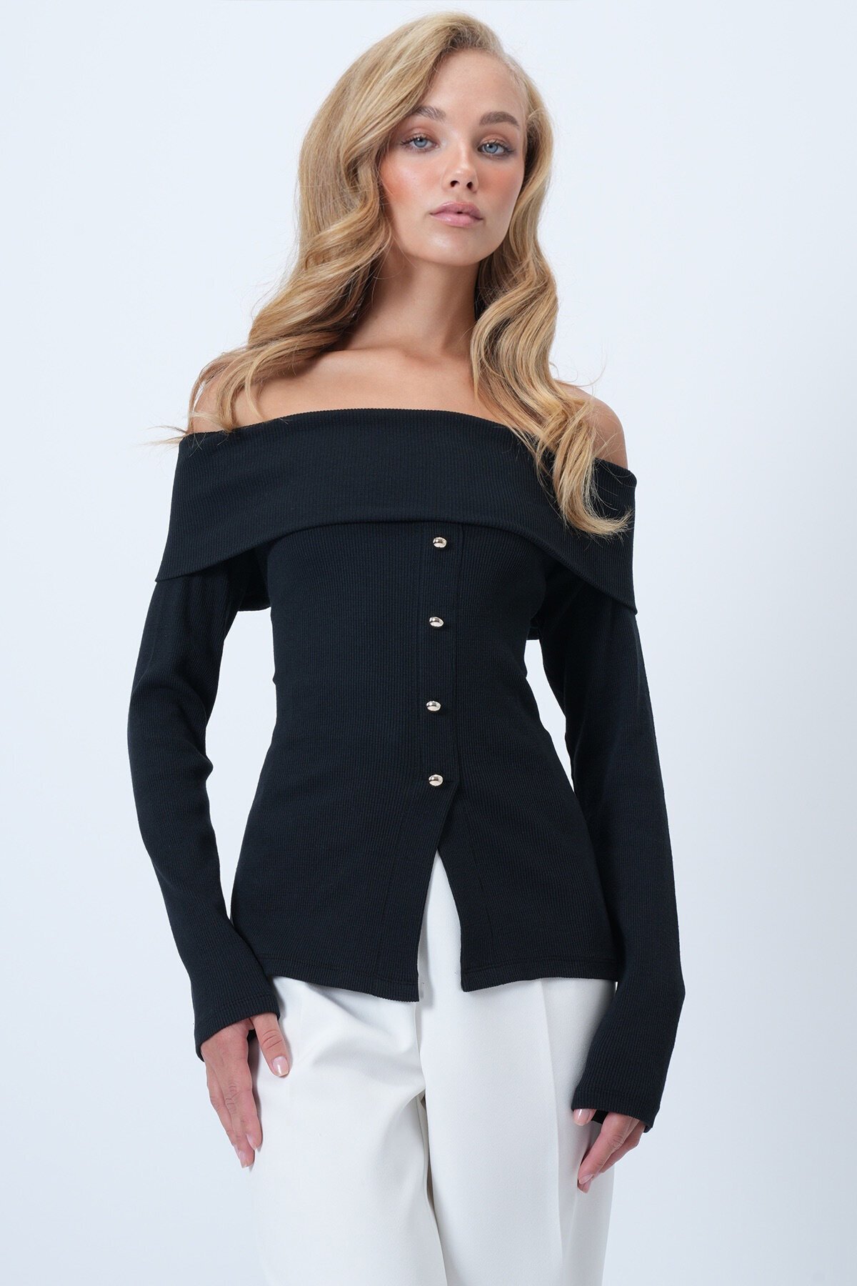 Madonna Yaka Önü Yırtmaçlı Örme Bluz