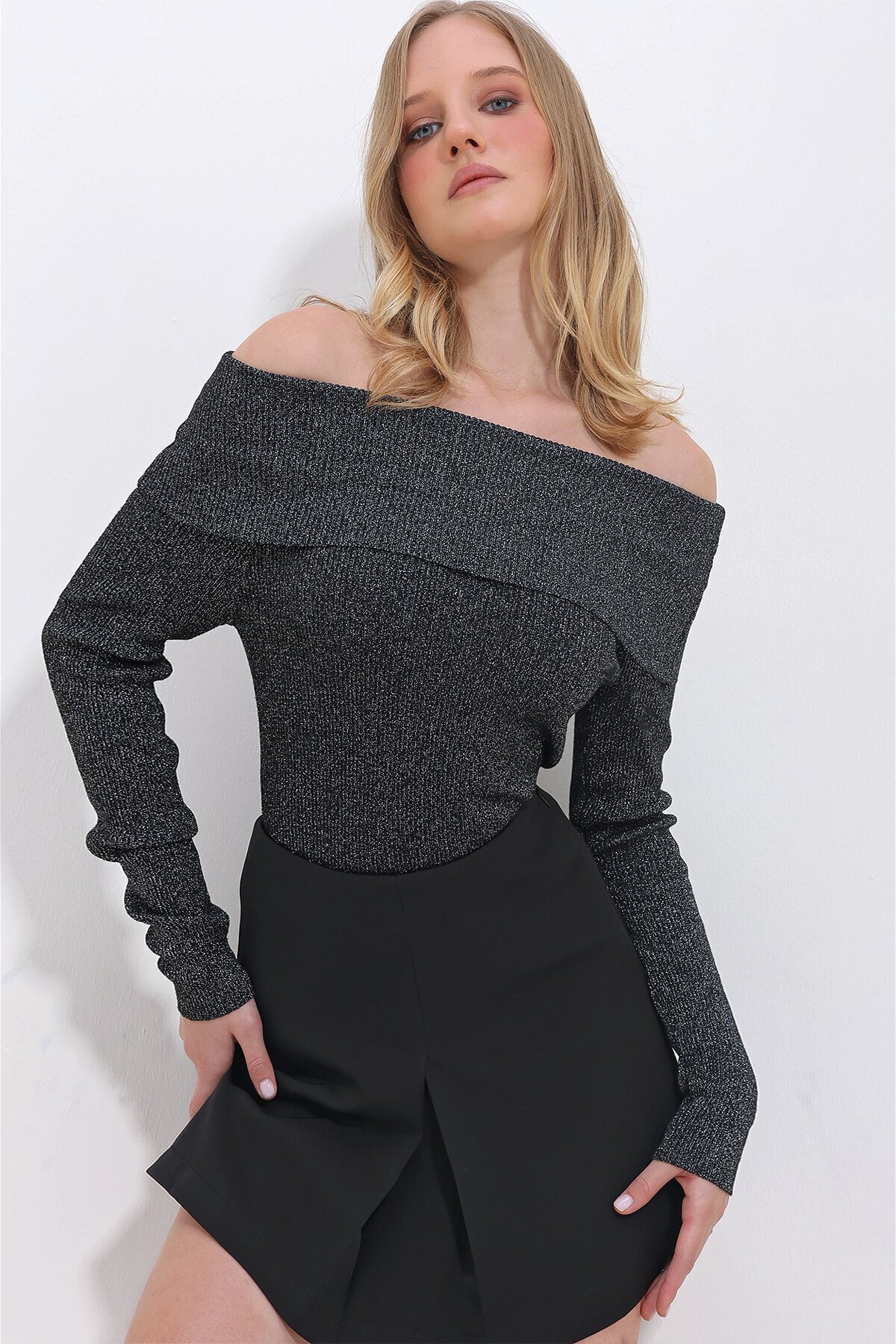 Madonna Yaka Simli Kazak