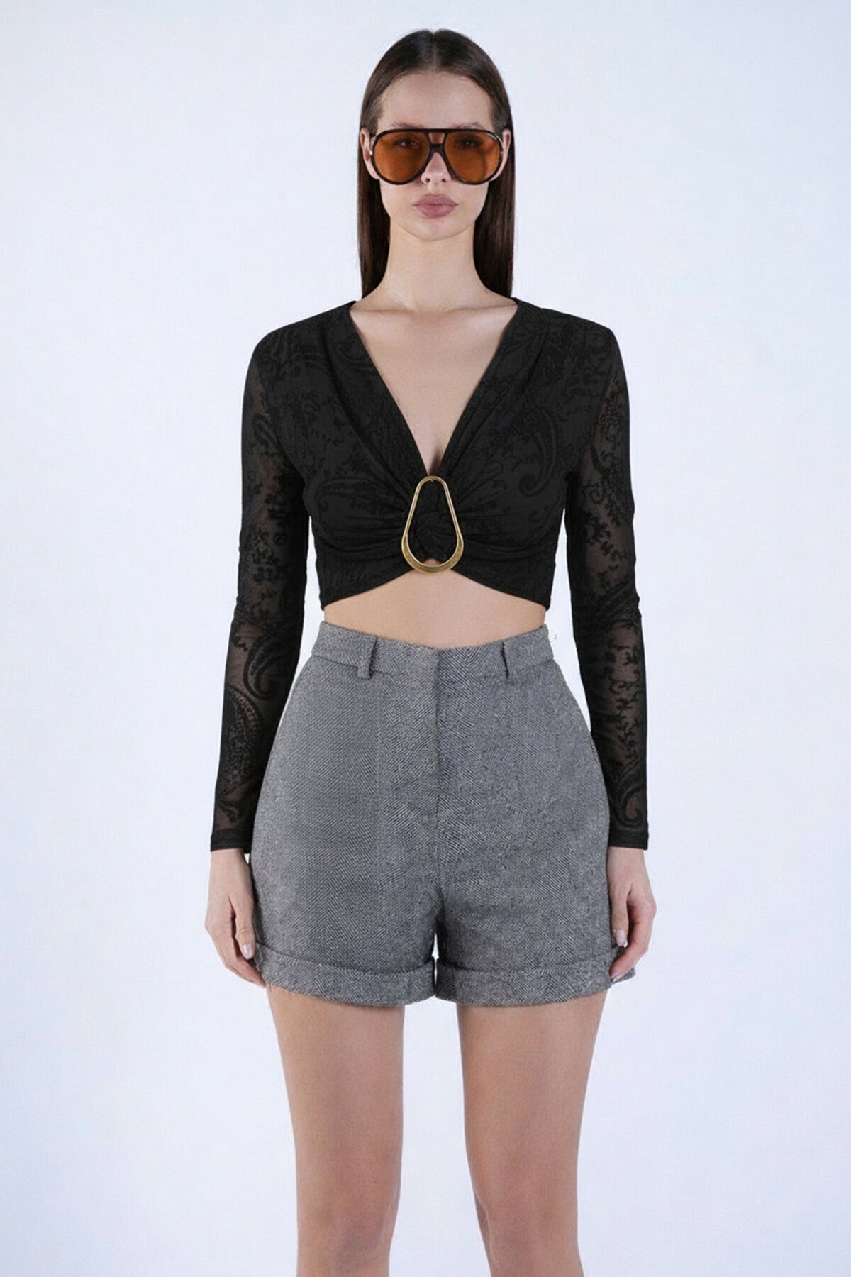 Metal Aksesuarlı İçi Astarlı  V Yaka Crop Likralı Dantel Bluz