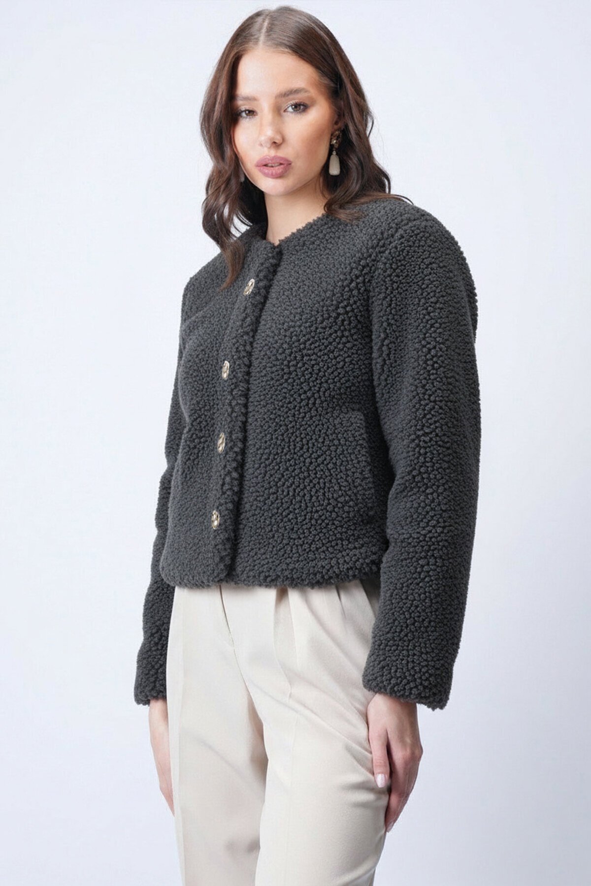 Önü Düğmeli Tüylü Ceket
