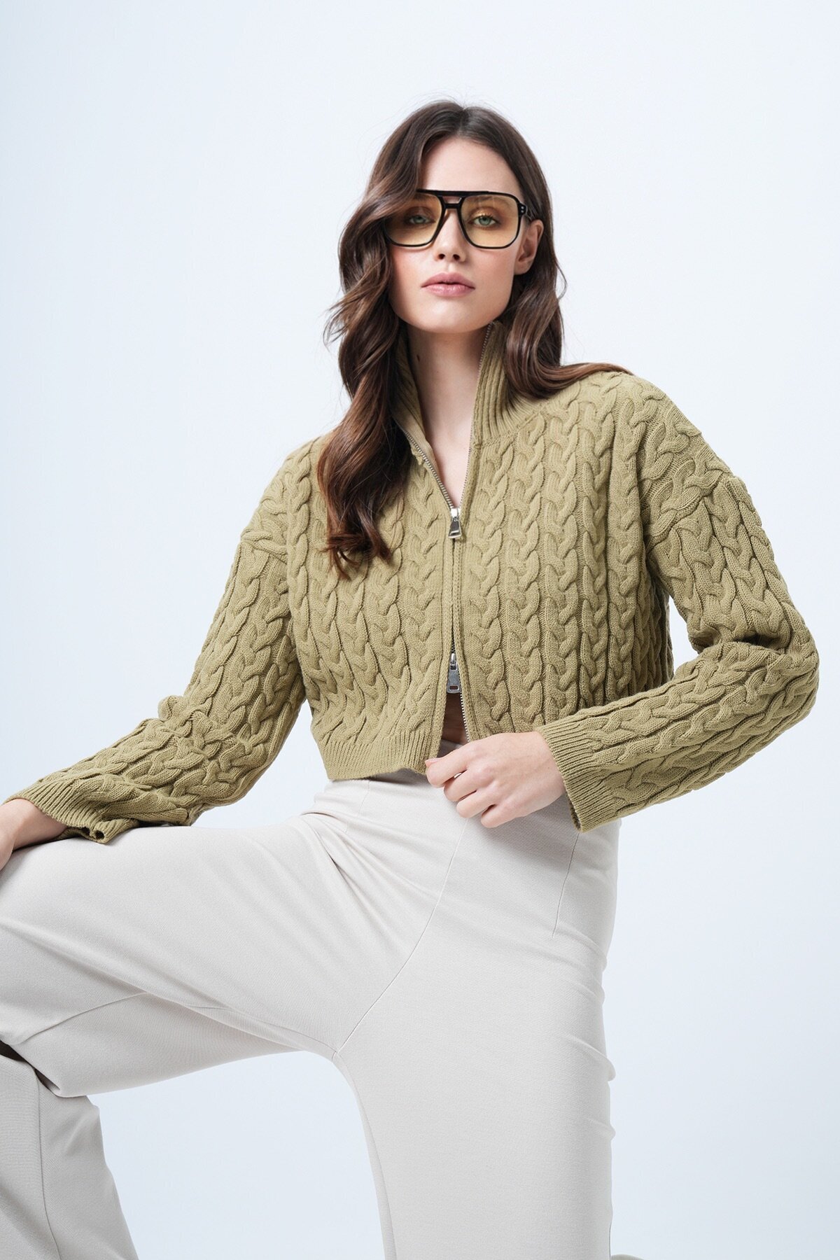 Örgü Desenli Fermuarlı Triko Hırka