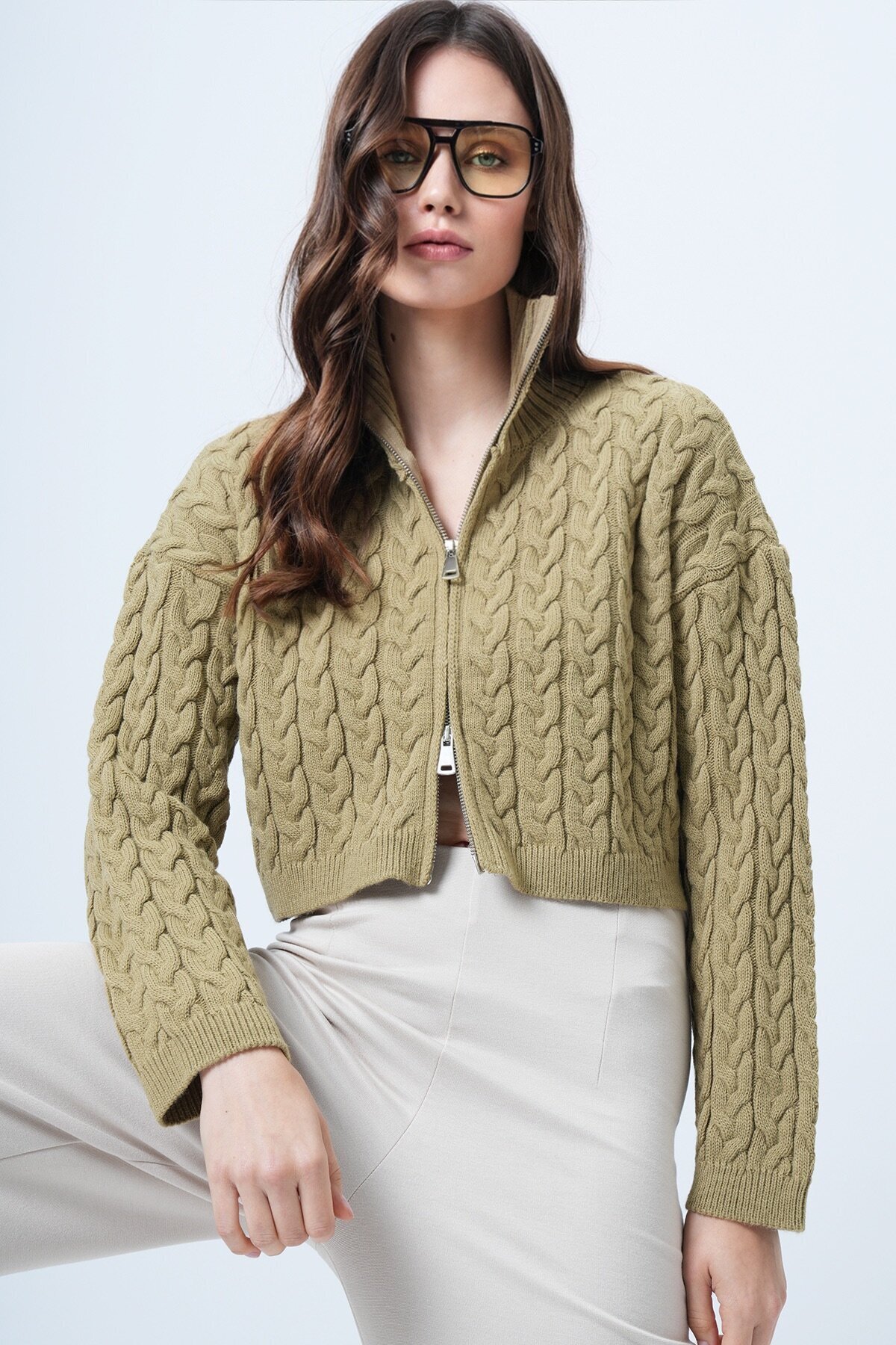 Örgü Desenli Fermuarlı Triko Hırka