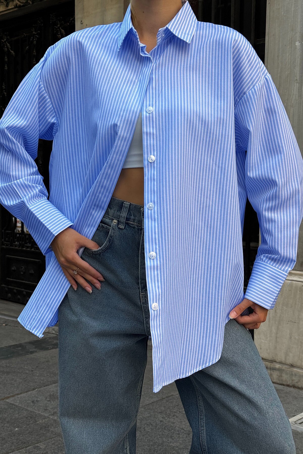 Oval Kesim Çizgili Overisze Gömlek