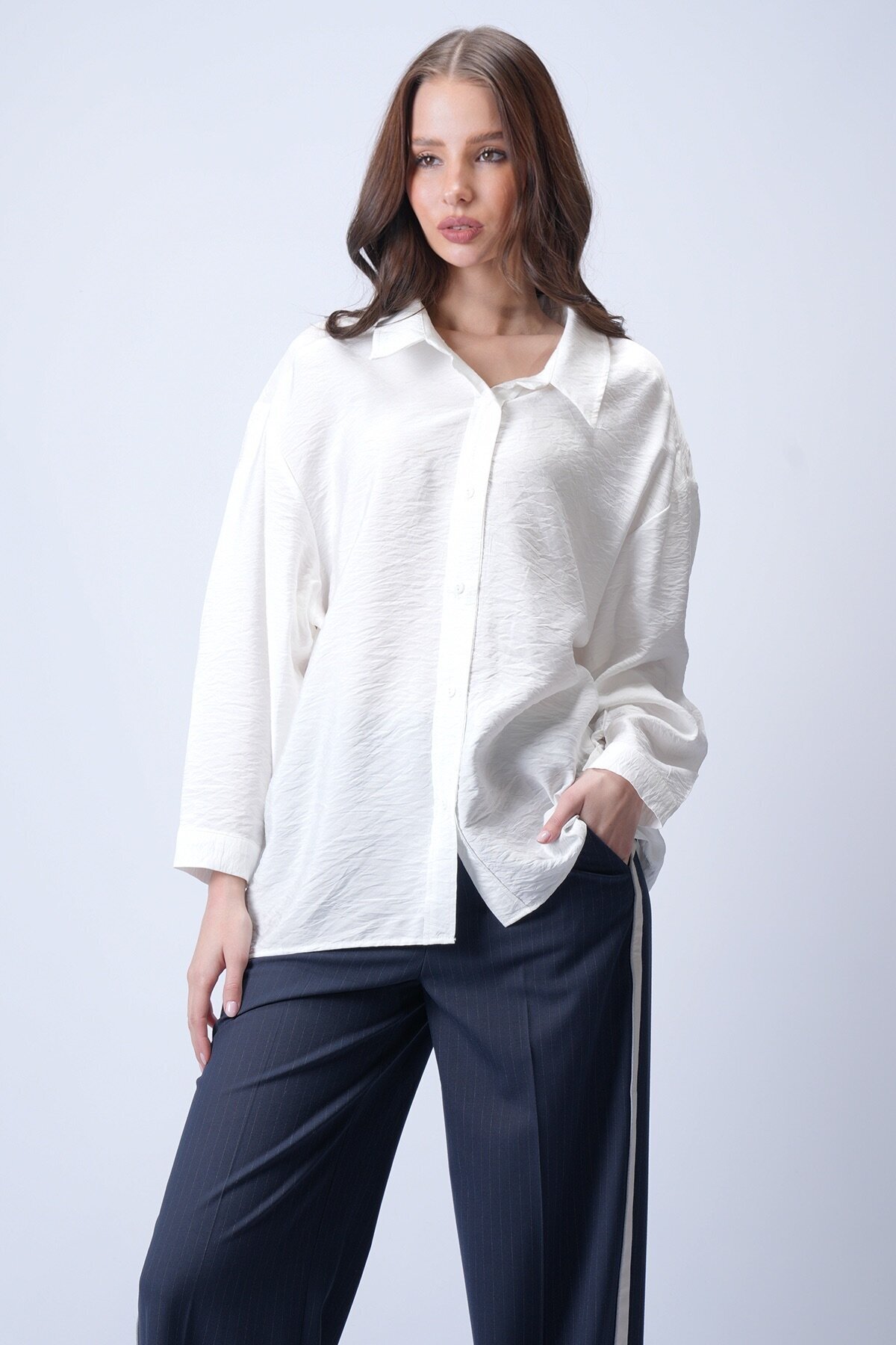 Beyaz Oversize Cepli Gömlek