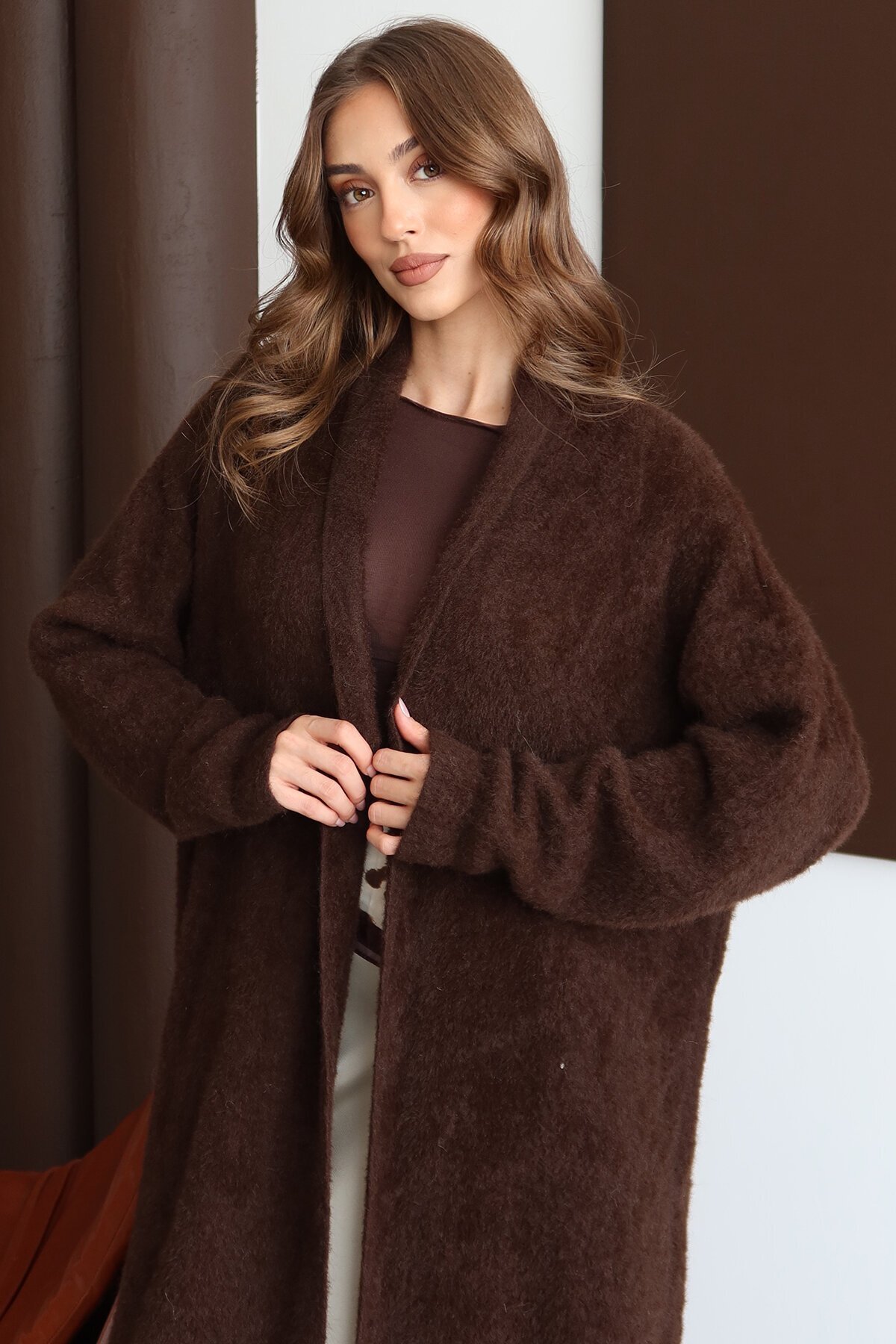 Oversize Cepli Yumuşak Dokulu Salaş Maxi Boy Peluş Uzun Hırka