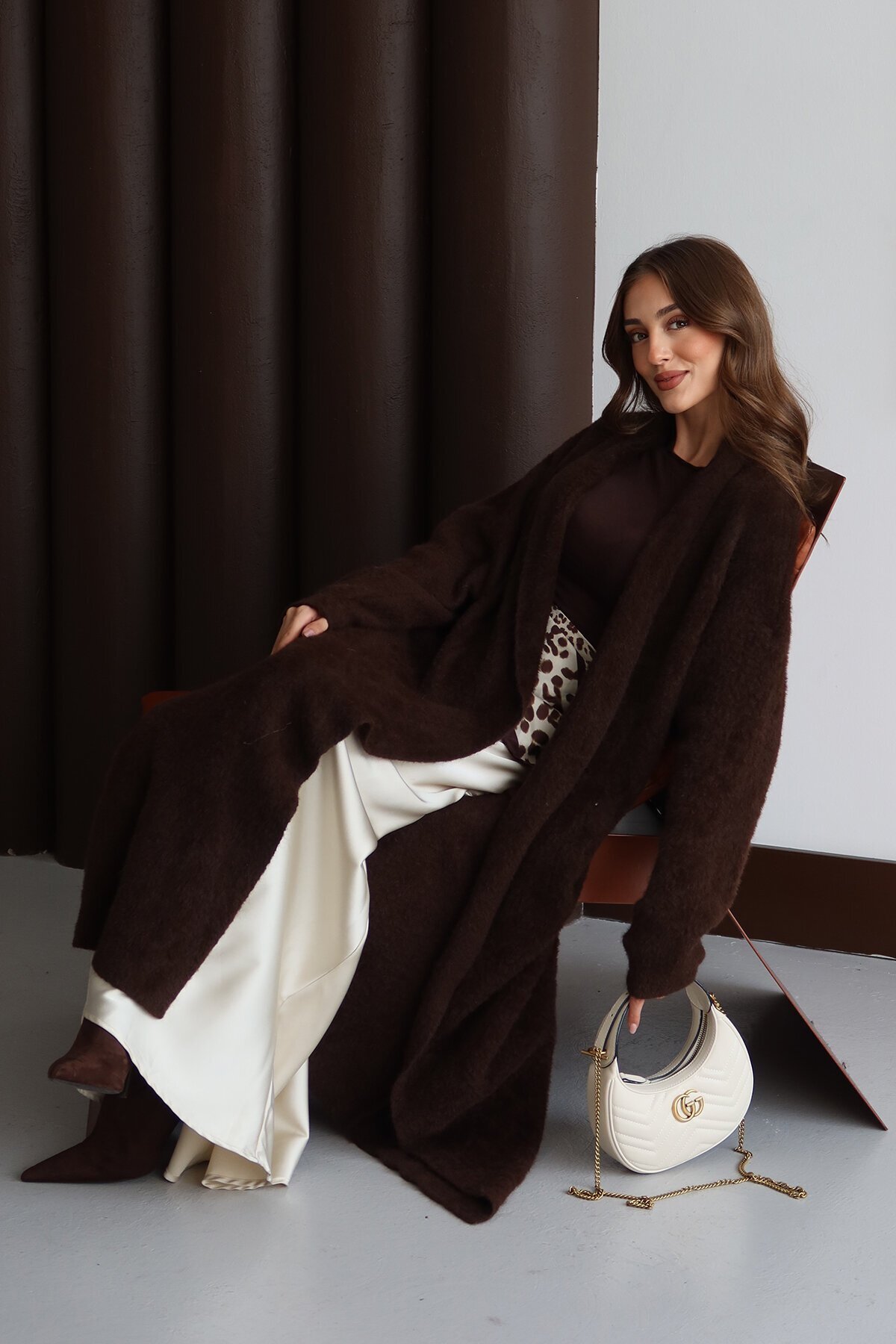 Oversize Cepli Yumuşak Dokulu Salaş Maxi Boy Peluş Uzun Hırka