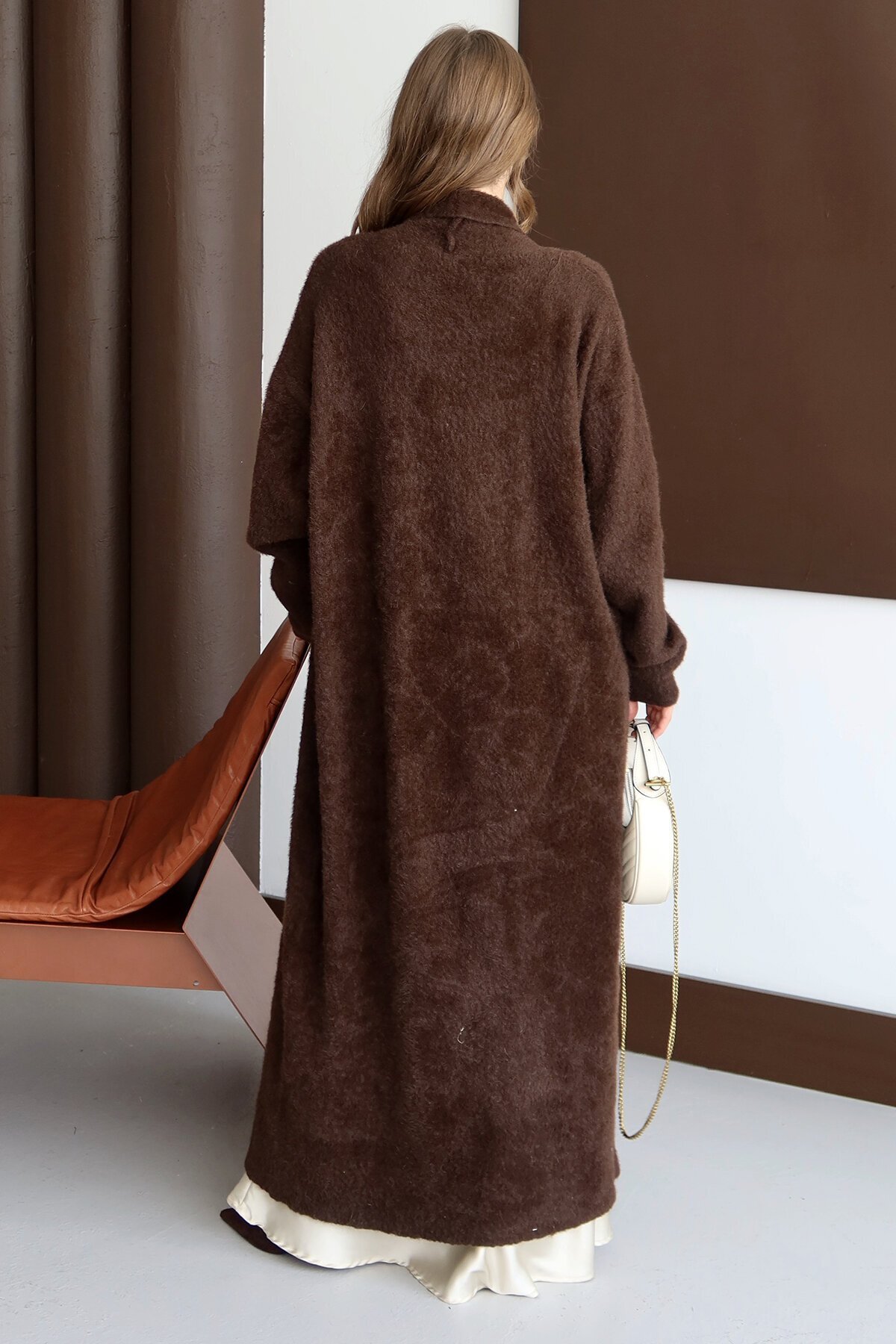 Oversize Cepli Yumuşak Dokulu Salaş Maxi Boy Peluş Uzun Hırka