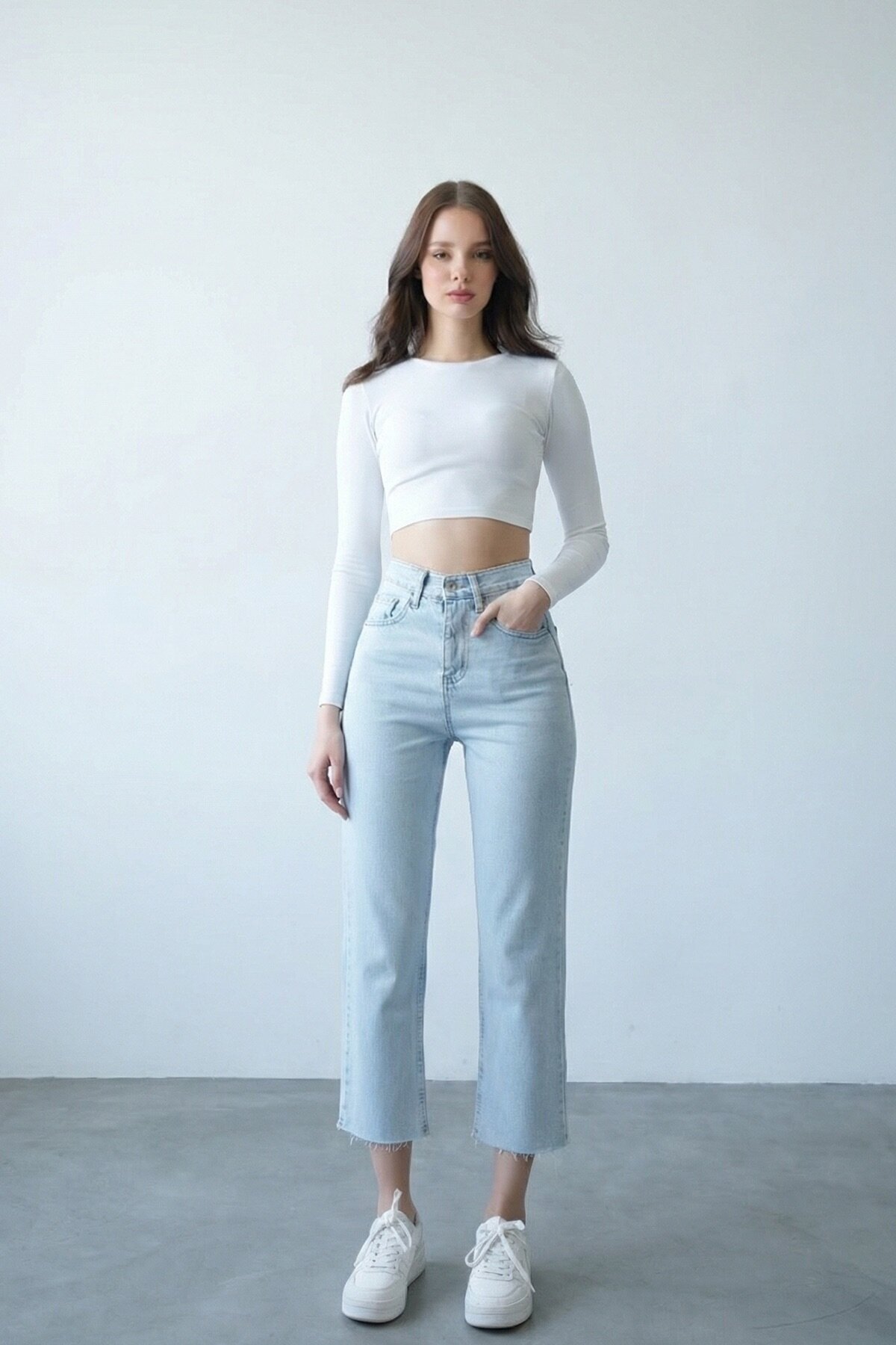 Açık Mavi Püsküllü Düz Paça Jean