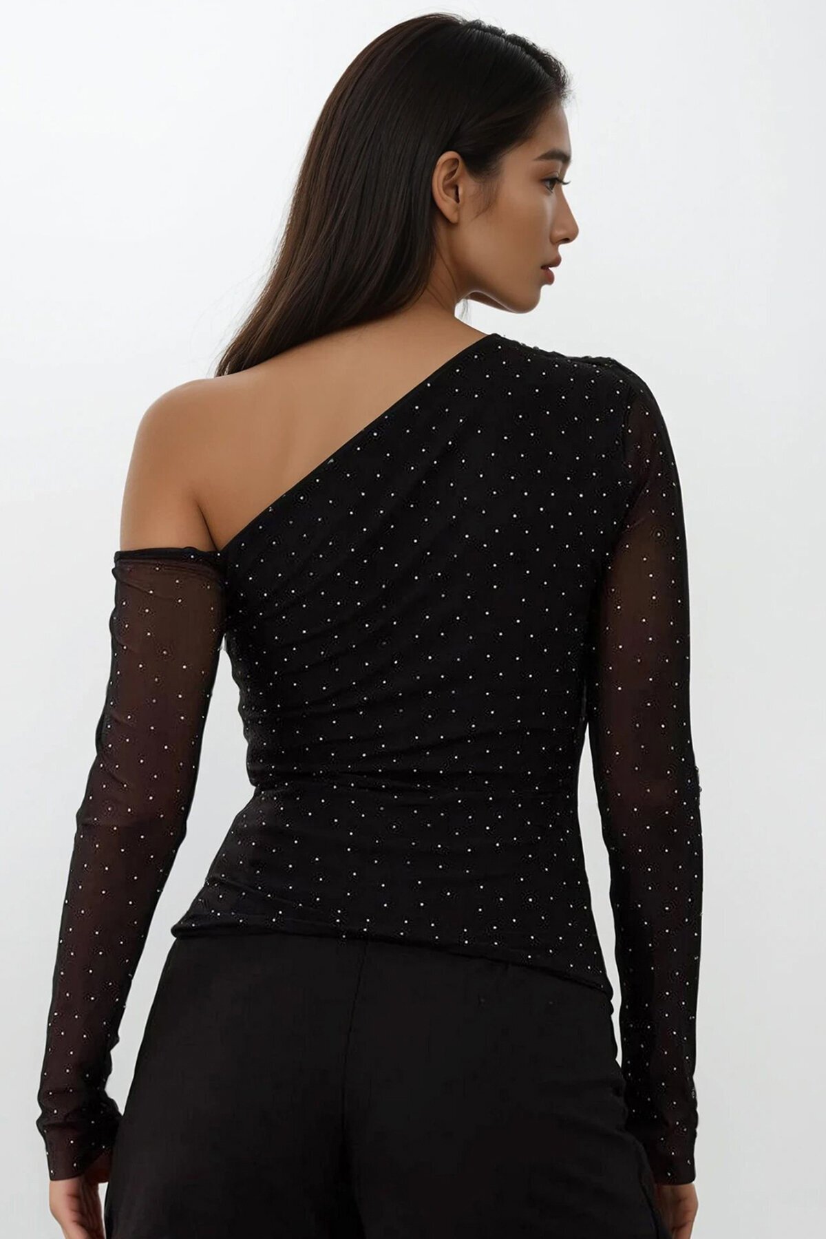 Simli Tek Omuz Drapeli Tül Detaylı Bluz