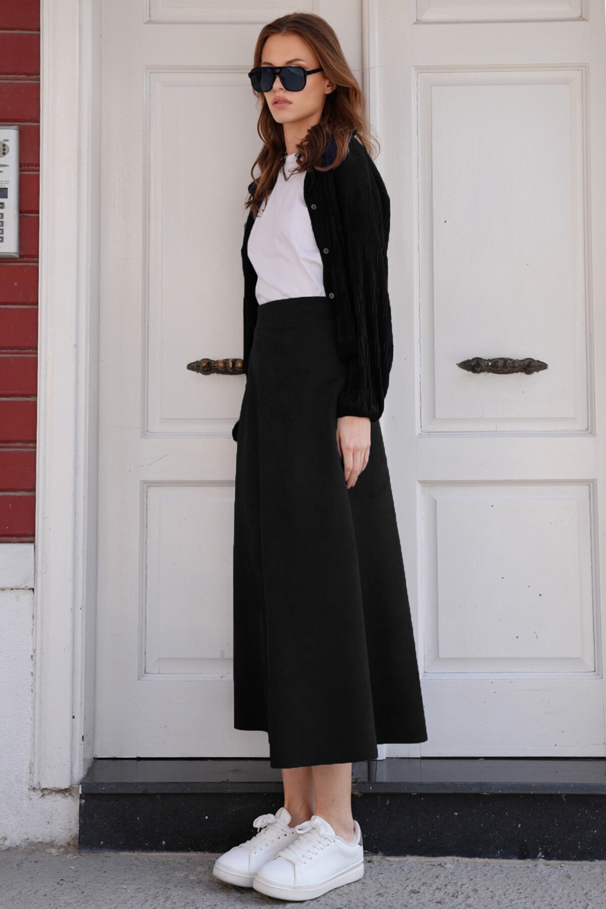 Süet Dokulu Geniş Kesim Midi Etek